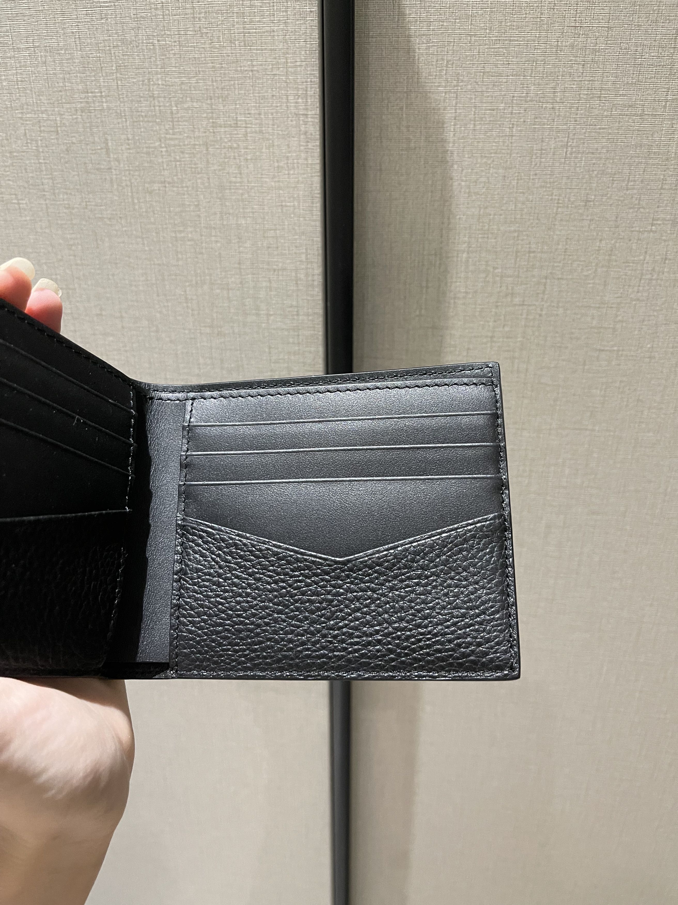Givenchy Givenchy Logo Detailed Bifold Wallet 'Black' Size ONE SIZE - 2 Thumbnail