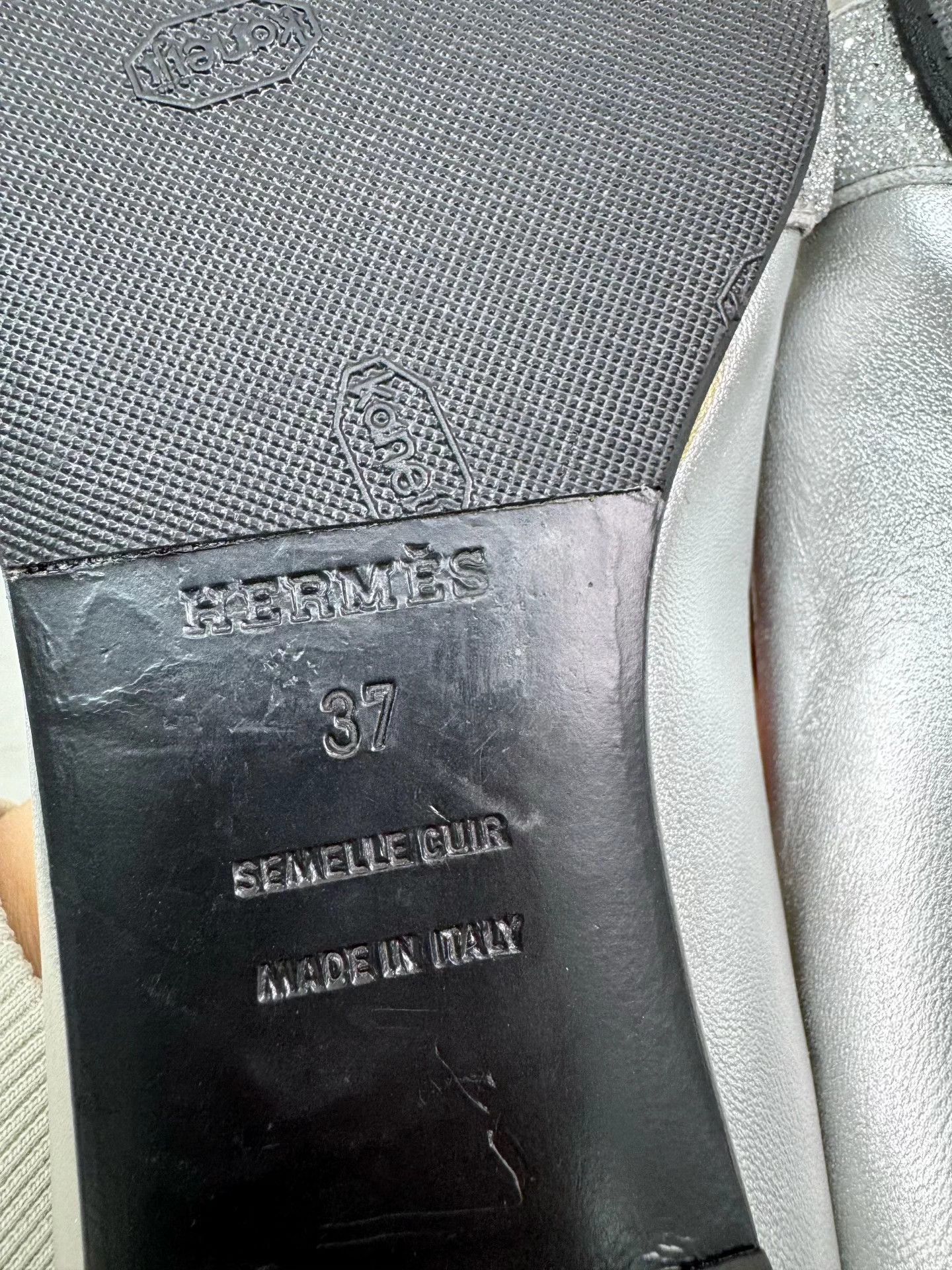 Hermes Hermes Authentic Flats EUR 37 Worn 2-3x Cleaned Size US 6 / IT 36 - 8 Thumbnail