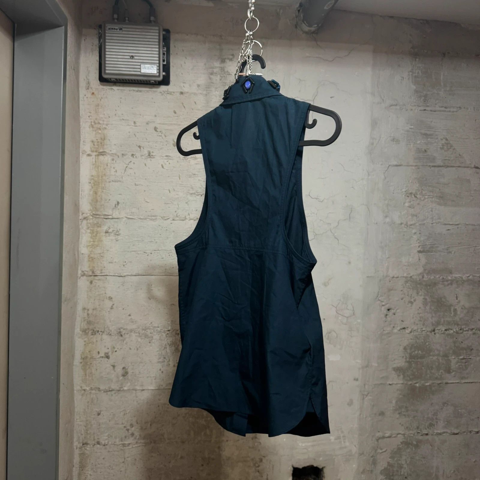 Prada F/W 2012 Prada sleeveless shirt with jeweled embellishments Size S / US 4 / IT 40 - 5 Thumbnail