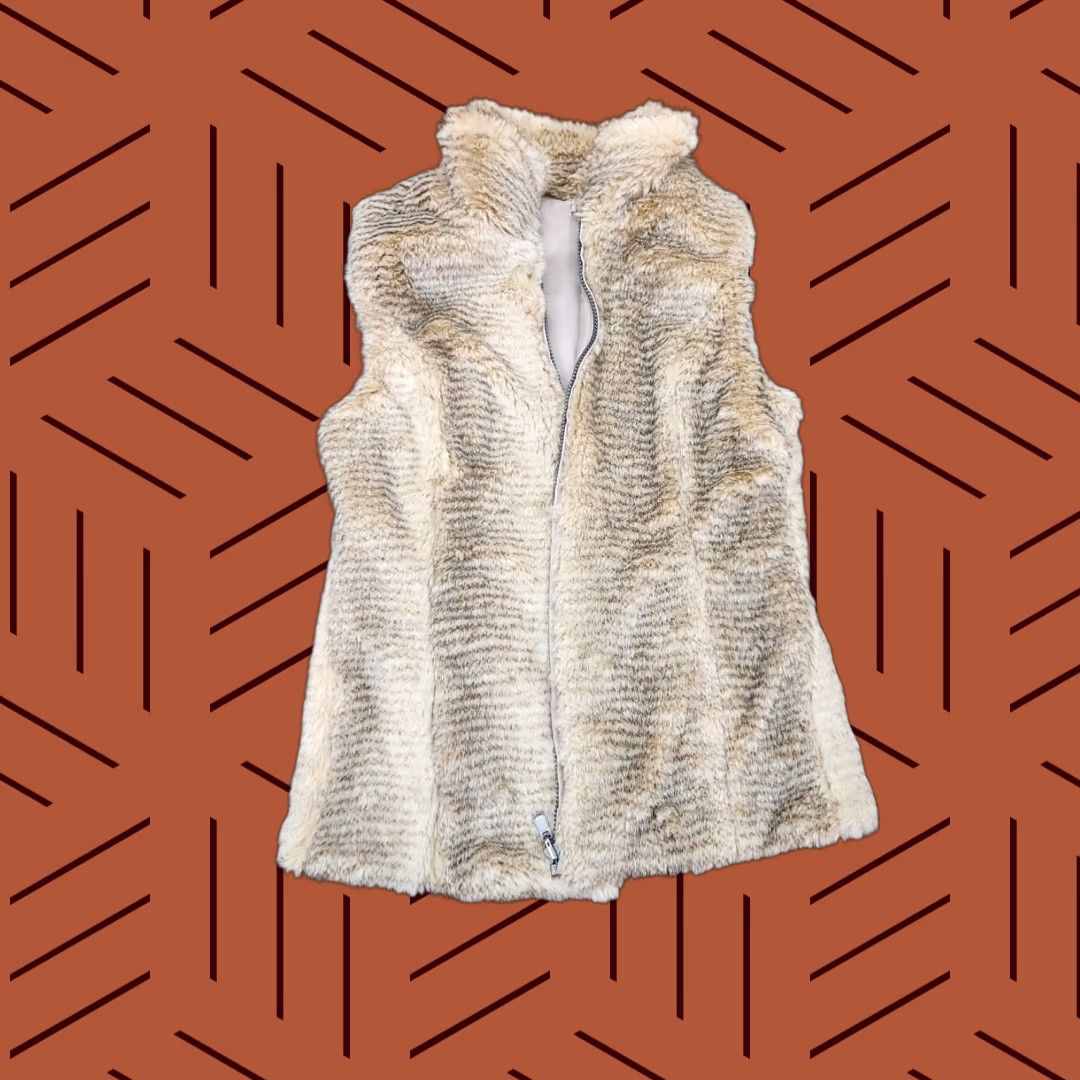Vintage WOMAN Vest Women's Faux Fur Vest Medium Brown M Regular Sleeveless Hook & Eye Winter Casual Workwear Brown Vintage No Size M / US 6-8 / IT 42-44 - 1 Thumbnail