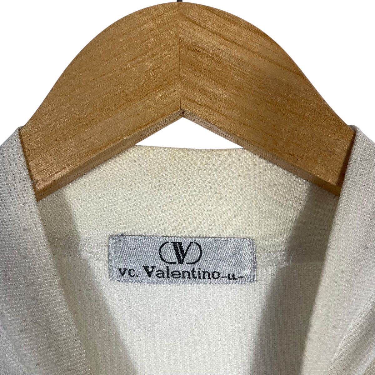 Valentino Vintage Valentino Mock Neck Pocket Long Sleeve Tee White Size US L / EU 52-54 / 3 - 3 Thumbnail