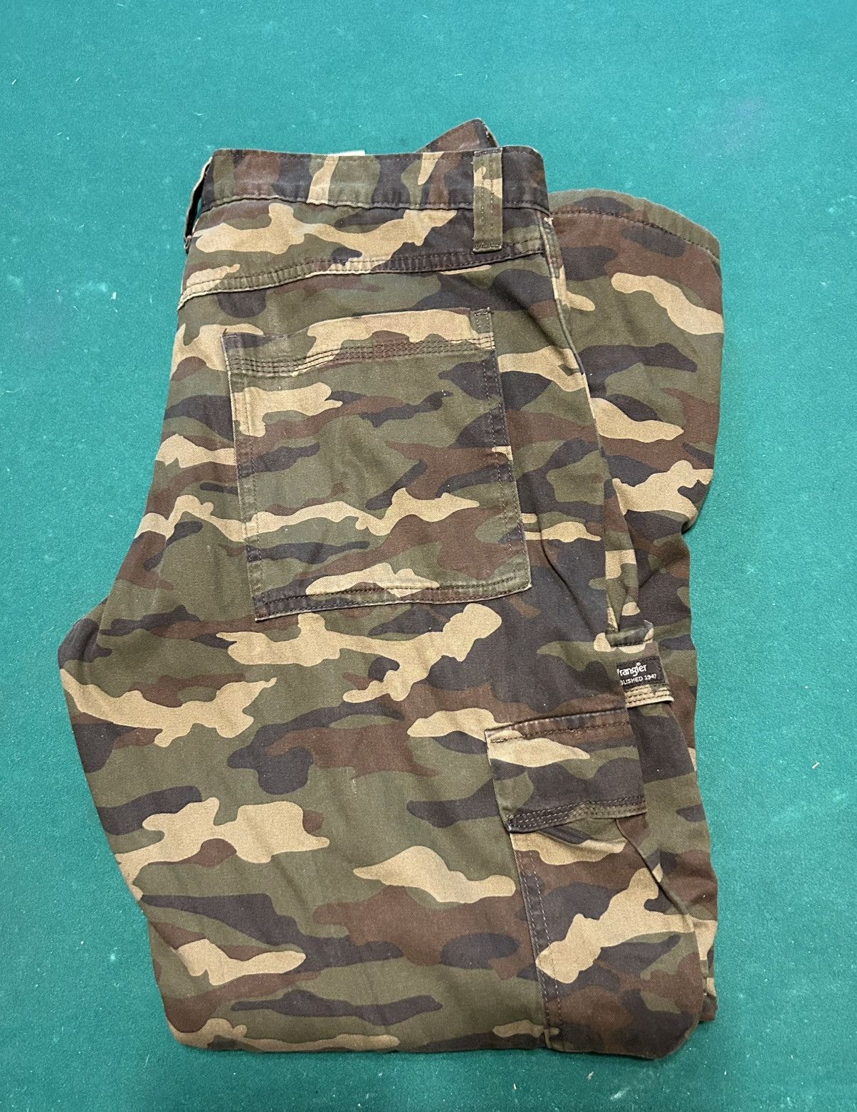 Wrangler Wrangler Camo Pants Size US 32 / EU 48 - 1 Thumbnail