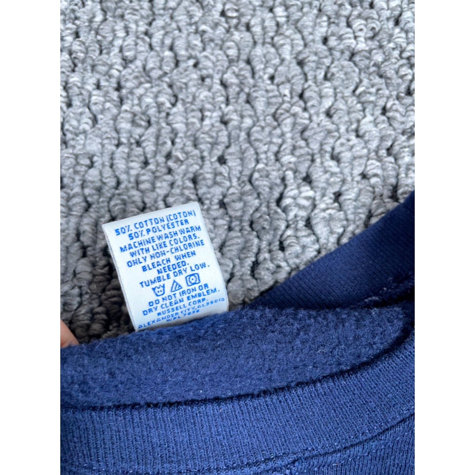 Russell Athletic VINTAGE Russell Athletic Crewneck Sweatshirt Adult XL Dark Blue Solid 50/50 Mens Sweatshirt Retro 90s Oversized Pullover Blank Cotton Poly Blend Size US XL / EU 56 / 4 - 4 Thumbnail