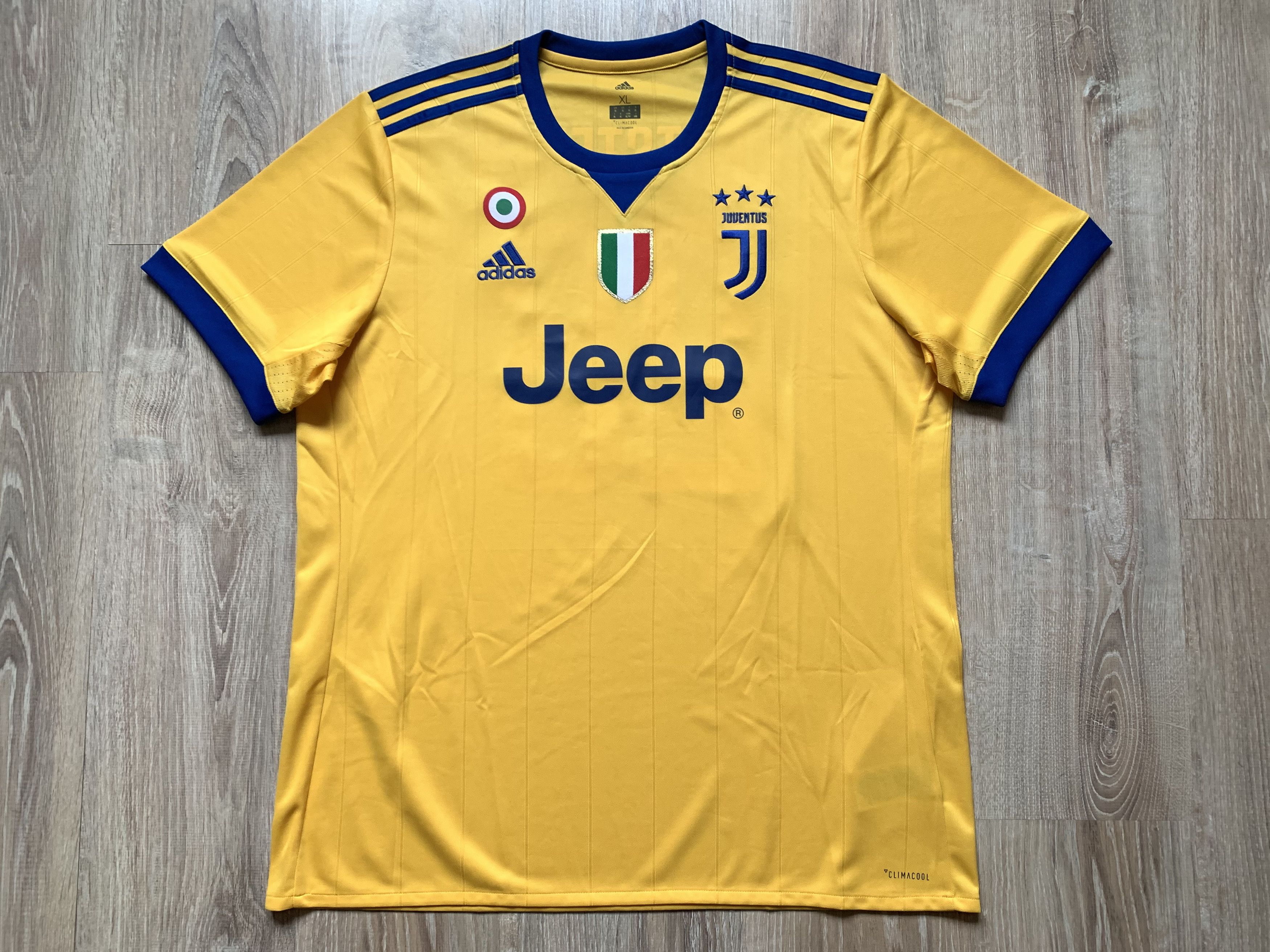 Adidas × Vintage Vintage Adidas Juventus Football Team Lichtsteiner #26 Shirt Size US XL / EU 56 / 4 - 11 Thumbnail