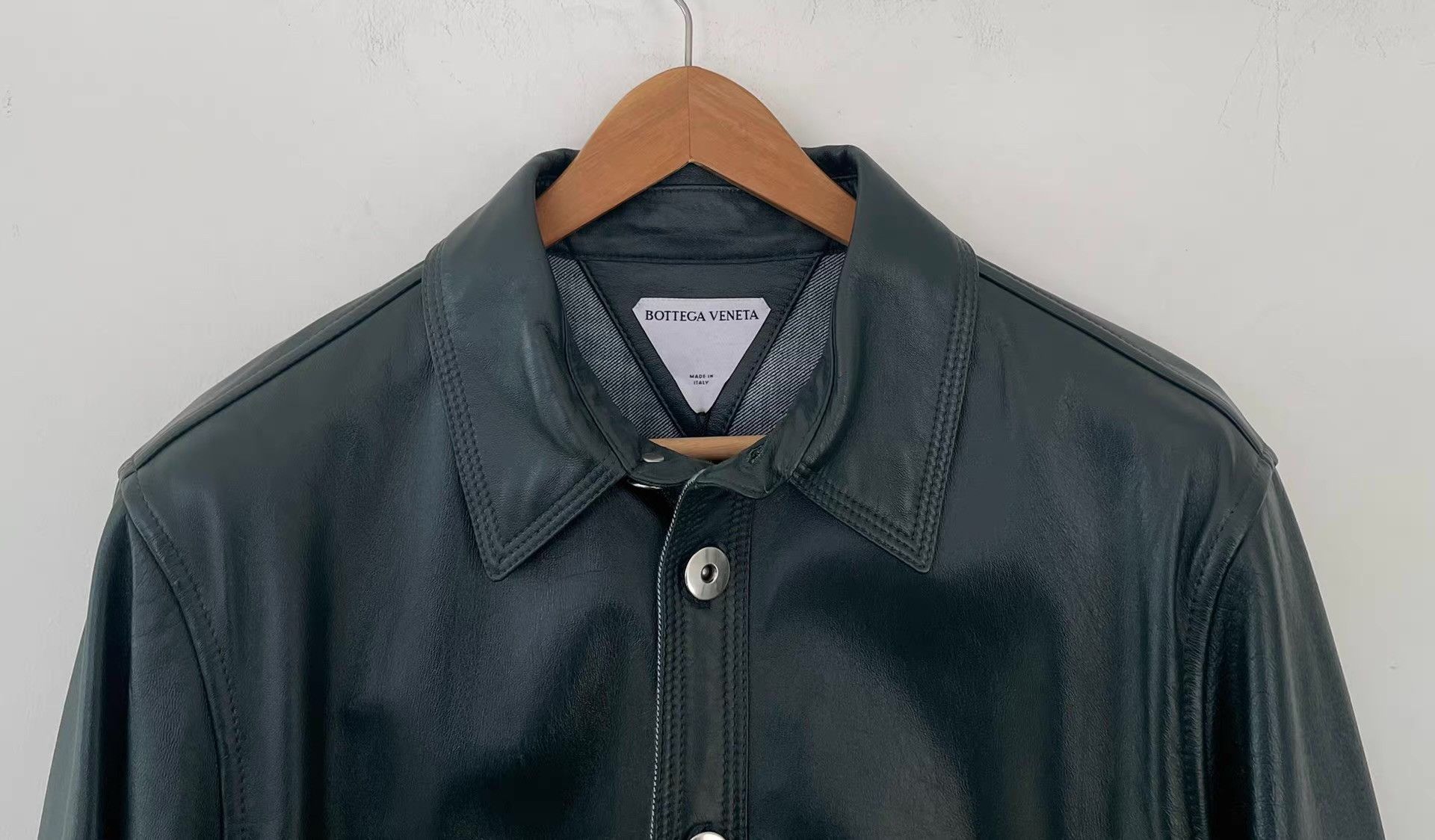 Bottega Veneta Bottega Veneta Men's Genuine Leather Shirt Ｑ21 Size US M / EU 48-50 / 2 - 5 Thumbnail
