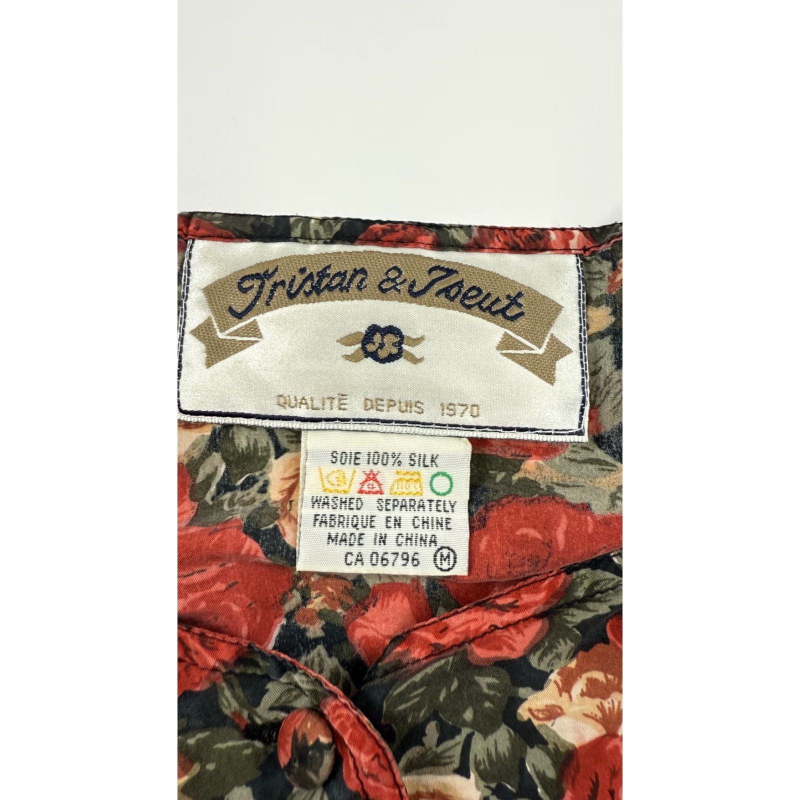 Vintage VINTAGE Tristan & Iseut Shirt Womens Medium Black Red Silk Rose Floral Button Up Top Size M / US 6-8 / IT 42-44 - 4 Thumbnail