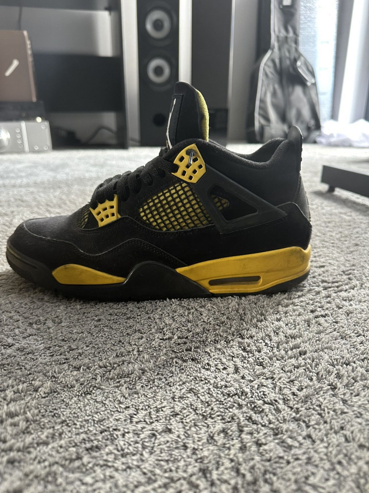 Jordan Brand Jordan 4 thunder (2023) Size US 10 / EU 43 - 3 Thumbnail