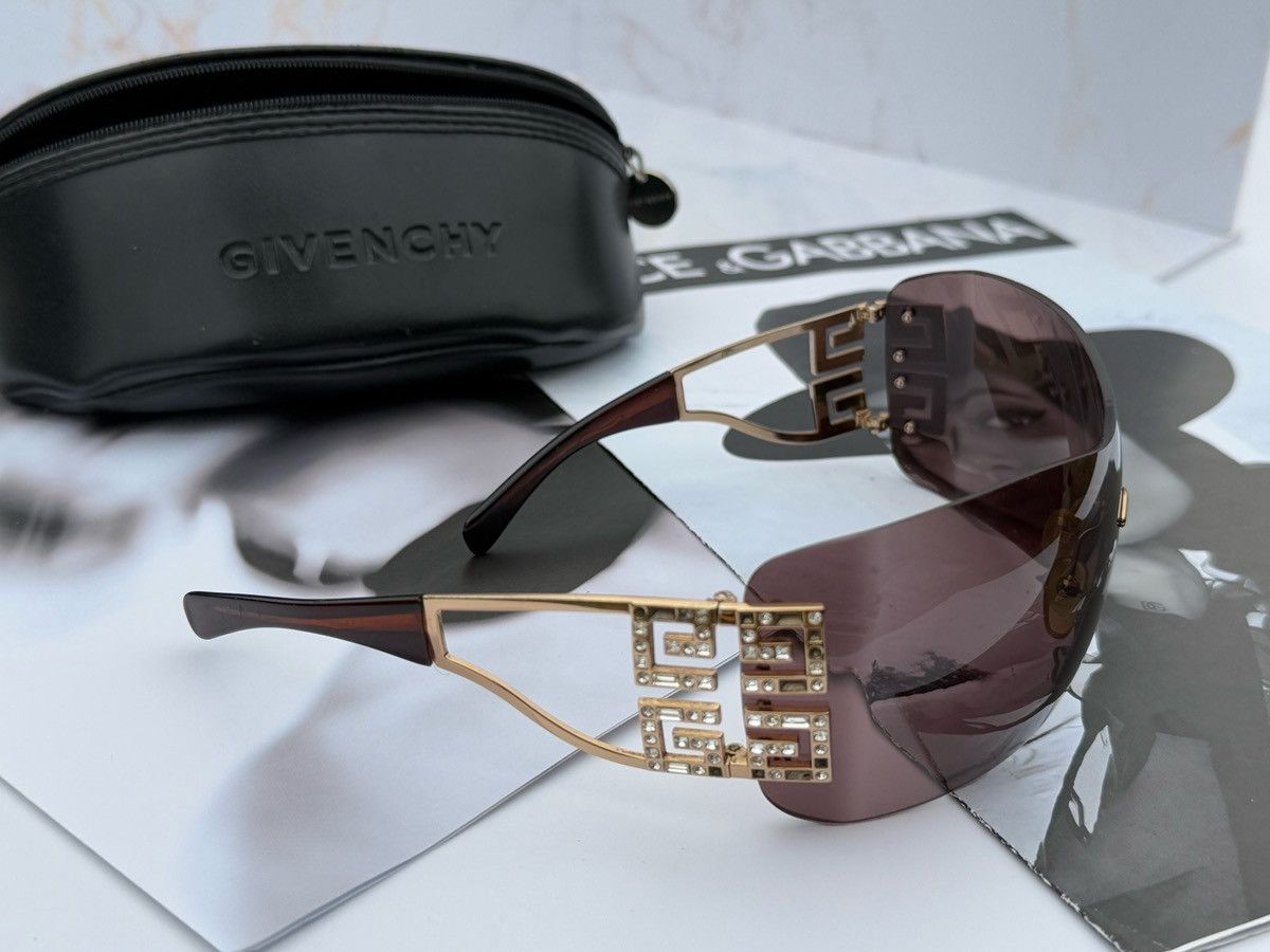 Givenchy Givenchy vintage sunglasses SGV213S Size ONE SIZE - 20 Thumbnail