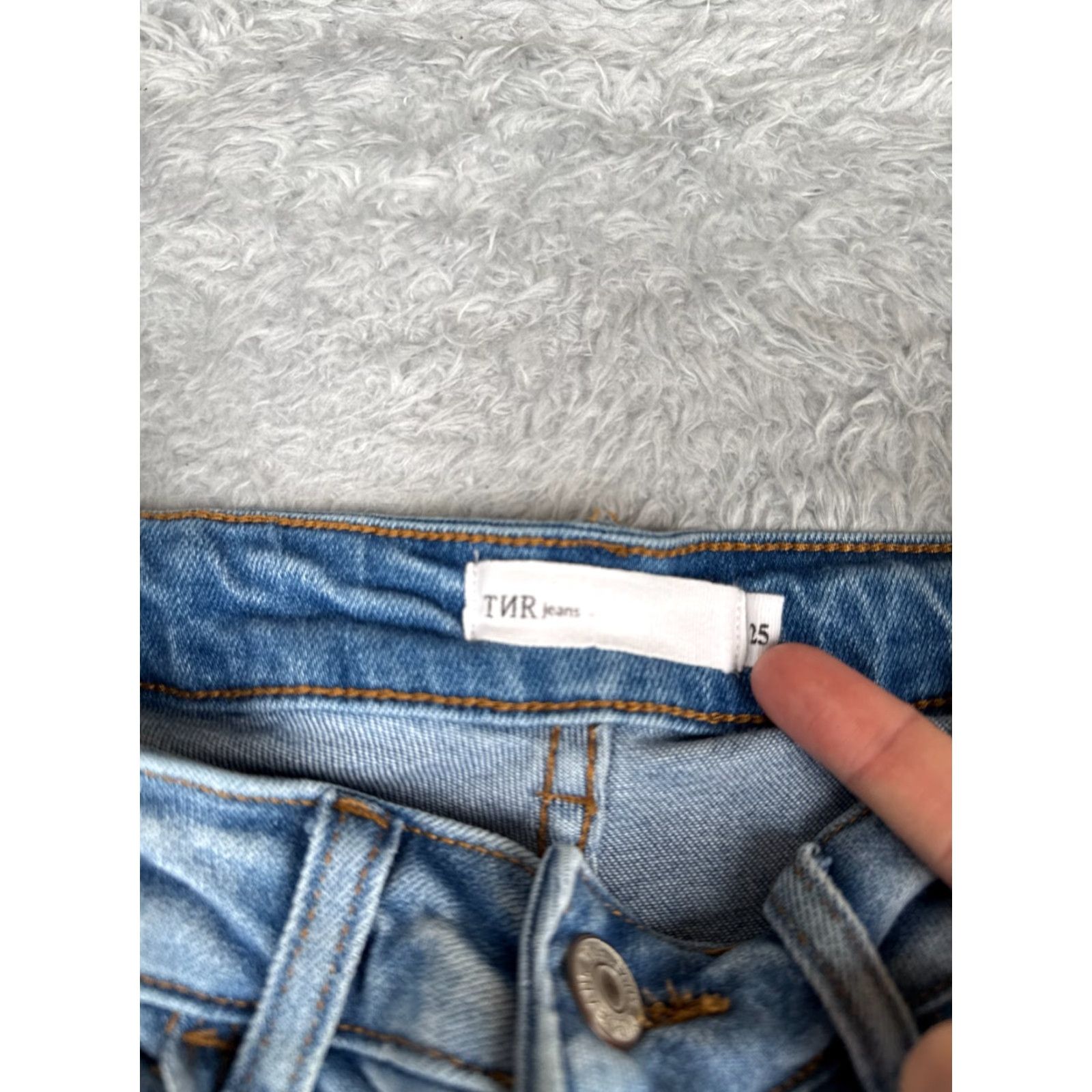 Vintage TNR Jeans Women 25 Blue Denim Wide-Leg High Rise 25x26 Cotton Blend Button Fly 5-Pocket Logo Embroidered Size 42" / US 20 - 6 Thumbnail