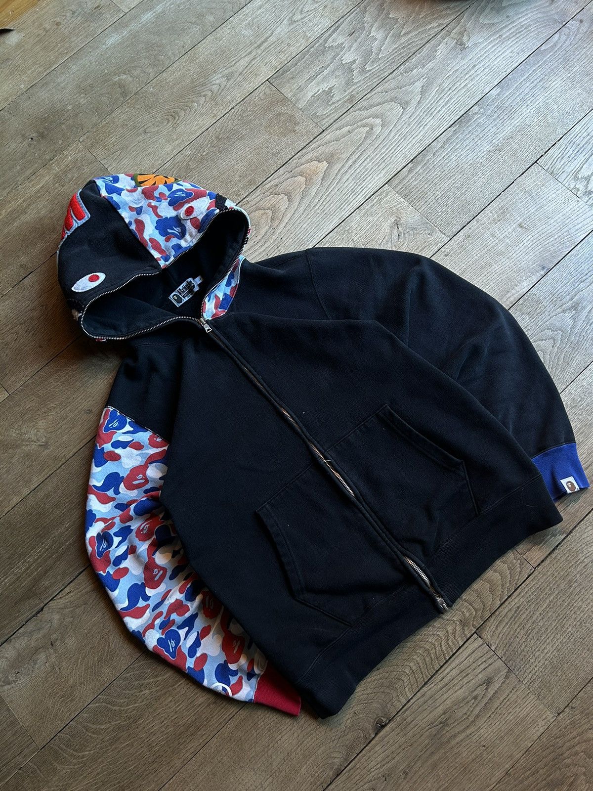 Bape BAPE Shark Camo Paris Limited Edition Full Zip Hoodie Size US L / EU 52-54 / 3 - 3 Thumbnail