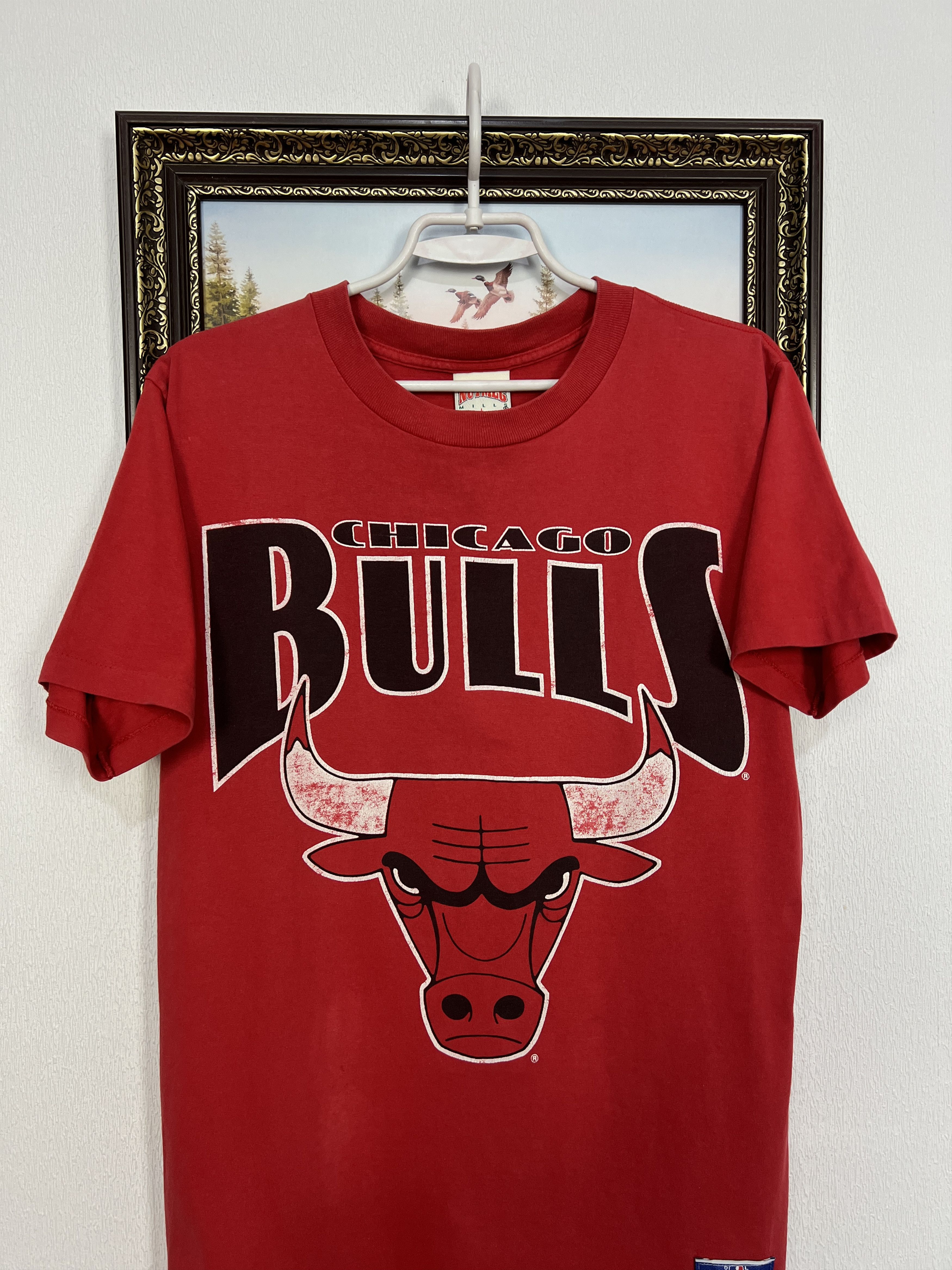 Nutmeg Vintage Chicago Bulls NBA Big Bull Over Print Shirt Jersey Size US M / EU 48-50 / 2 - 2 Thumbnail