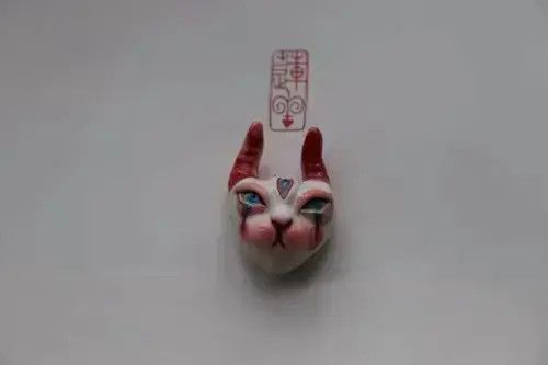 Hypebeast Handmade Three-eyed croissant cat pendant Size ONE SIZE - 4 Thumbnail