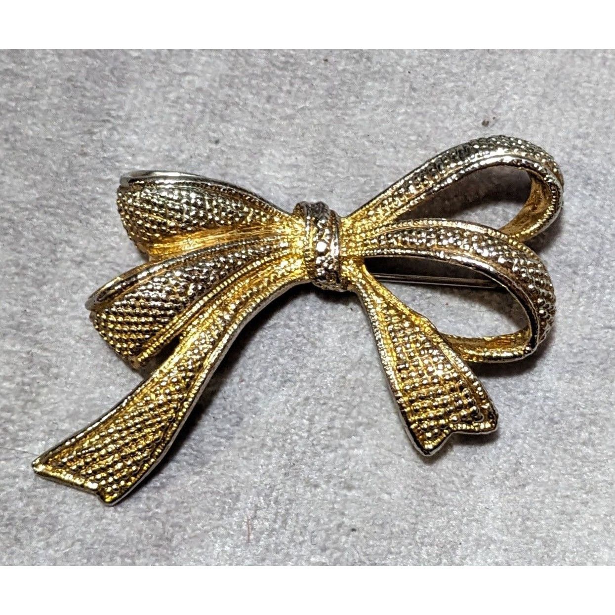 Other Vintage Textured Gold Tone Bow Ribbon Brooch Size ONE SIZE - 3 Thumbnail