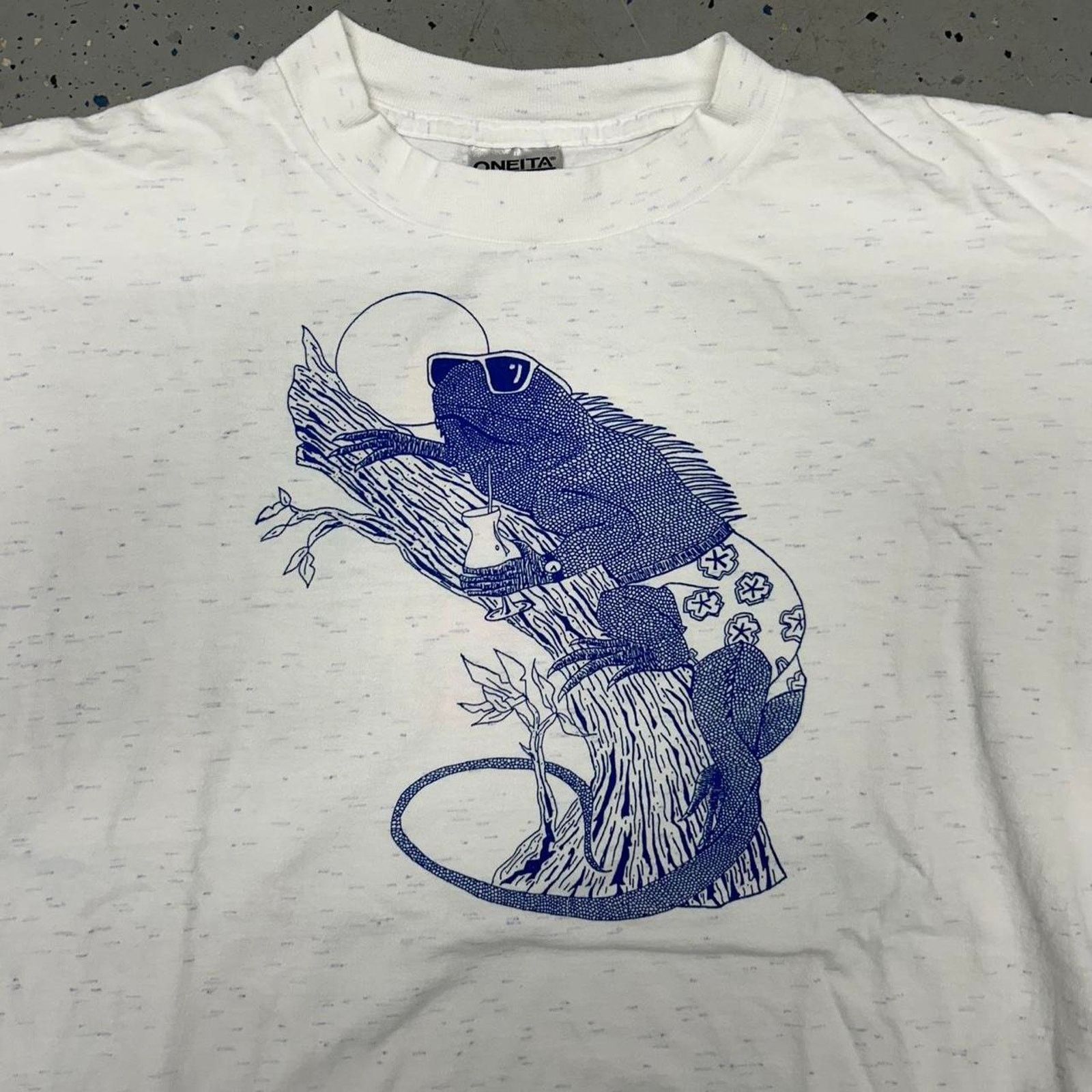 Other VTG White beach Reptile streetwear tee Size US XL / EU 56 / 4 - 2 Thumbnail