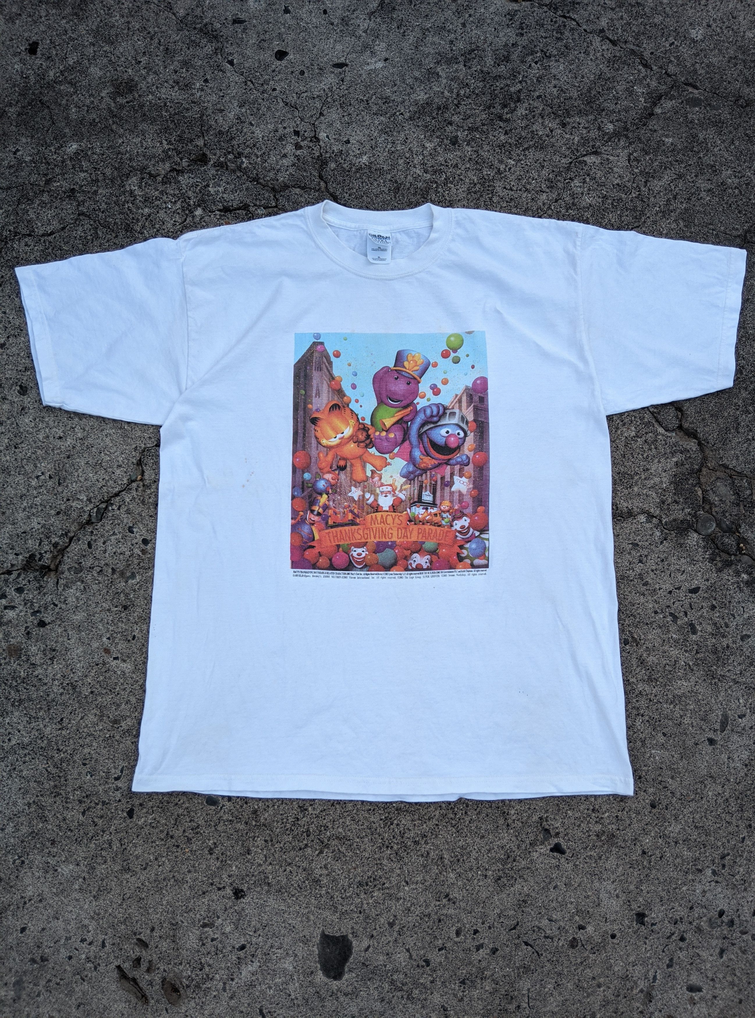 Vintage Vtg 2003 macys parade Jimmy neutron Barney Garfield t shirt Size US XL / EU 56 / 4 - 1 Thumbnail
