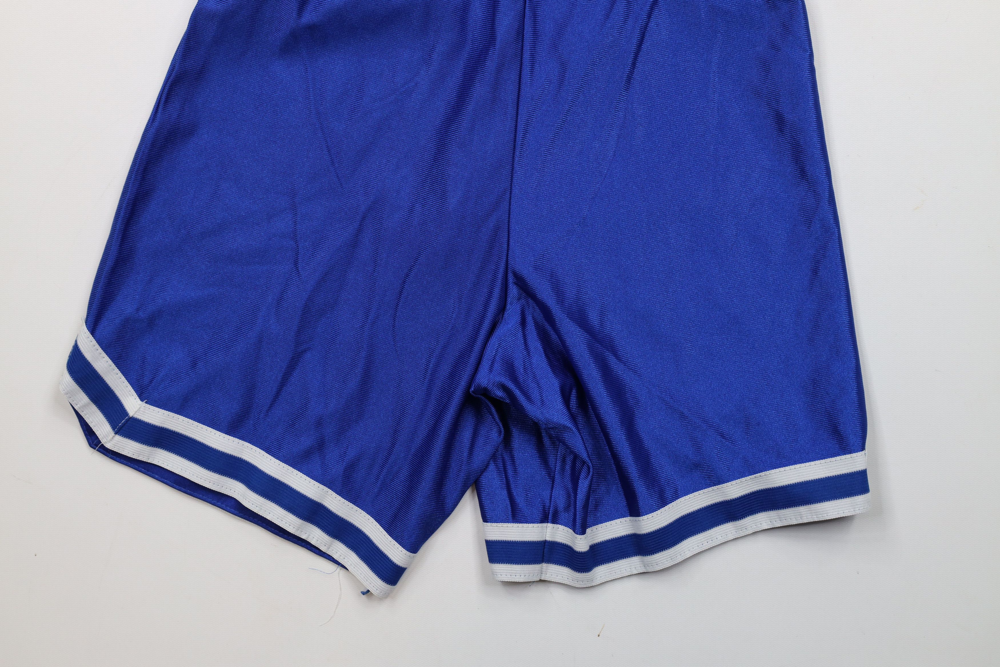 Vintage Vintage 90s Streetwear Nylon Basketball Shorts Blue USA Size US 30 / EU 46 - 11 Thumbnail