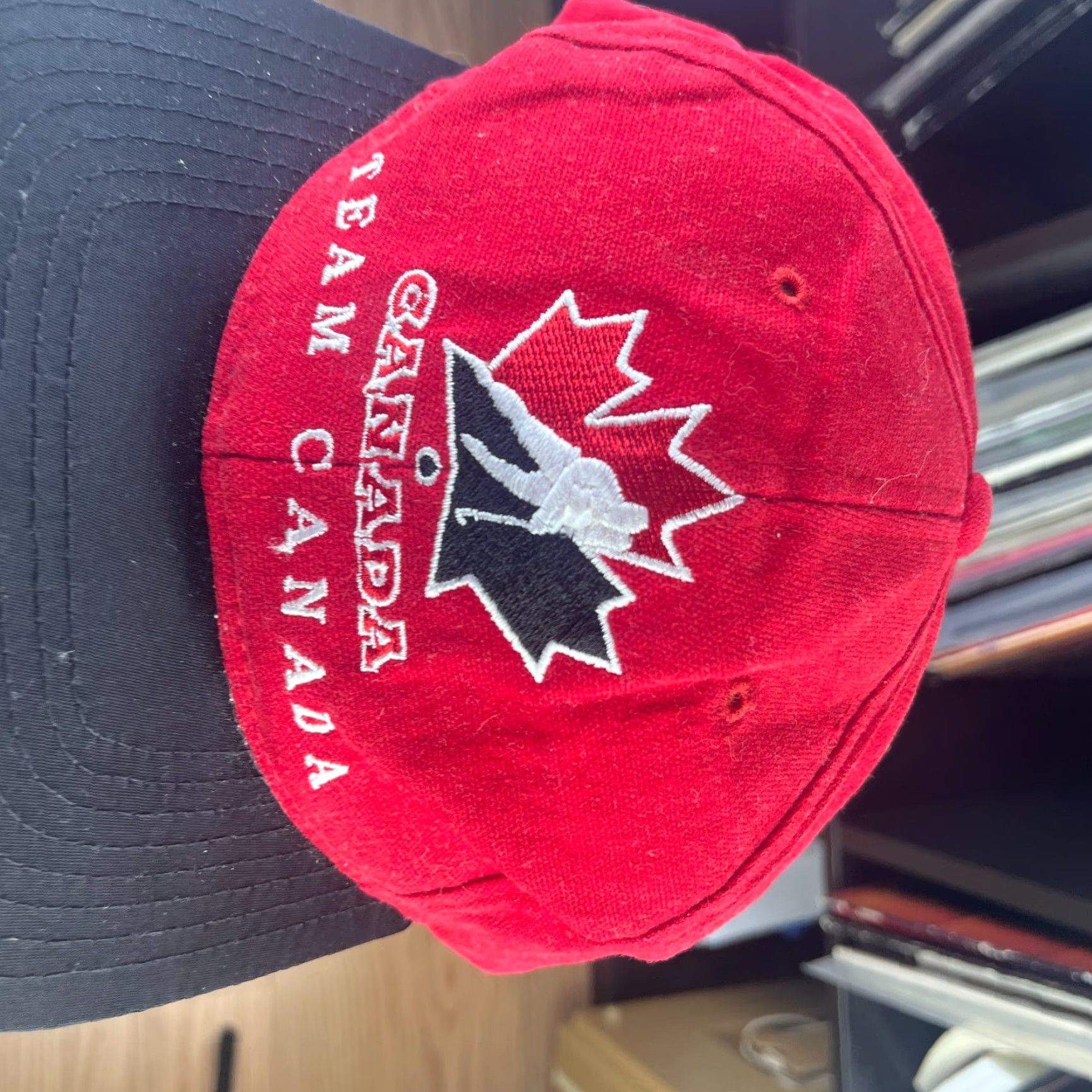 Starter VINTAGE Starter Team Canada Hockey Strapback Hat Adult One Size Red 90s Baseball Cap Mens Size ONE SIZE - 2 Thumbnail