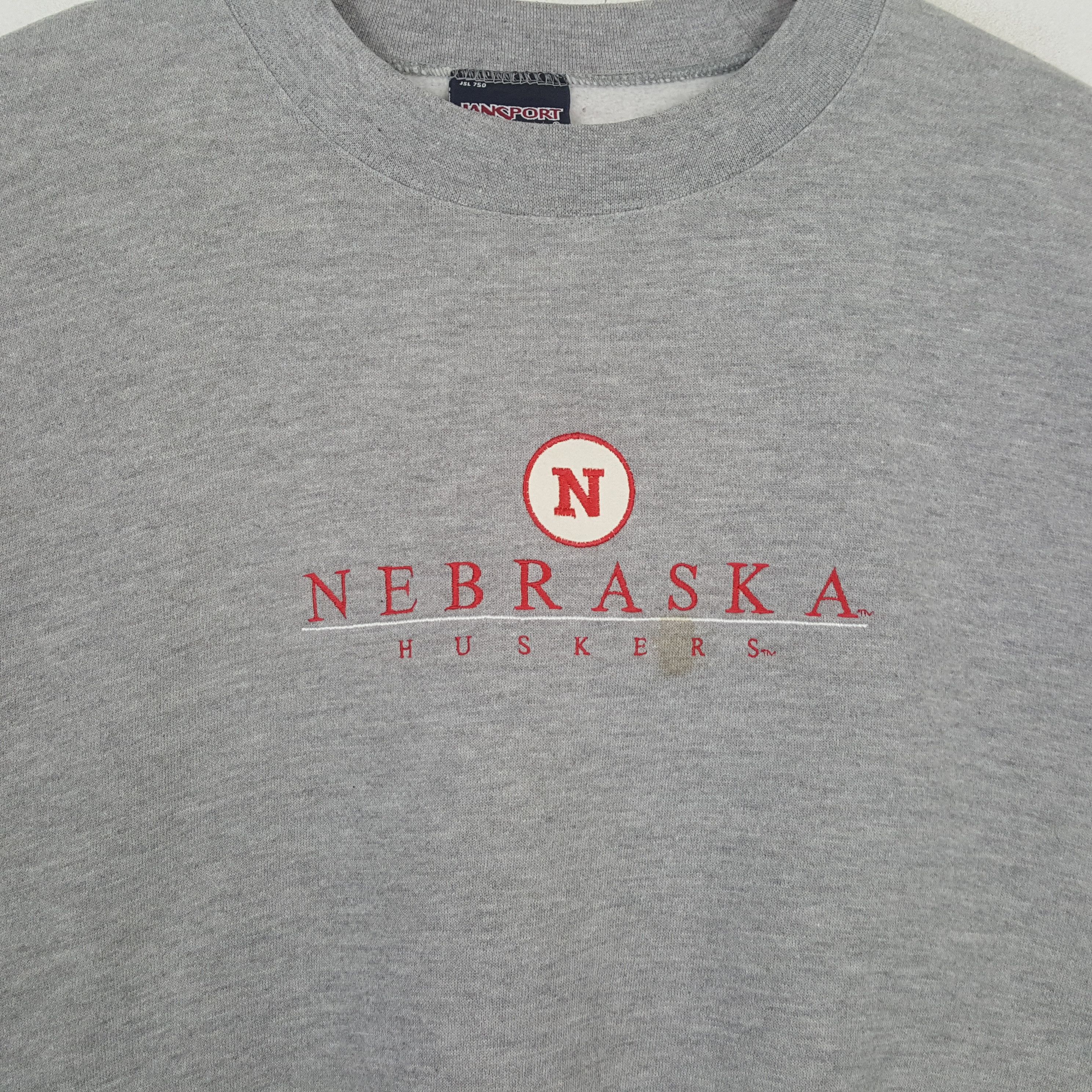 Jansport × Vintage Vintage NEBRASKA HUSKERS University Sport Sweatshirt C287N22 Size US XXL / EU 58 / 5 - 2 Thumbnail