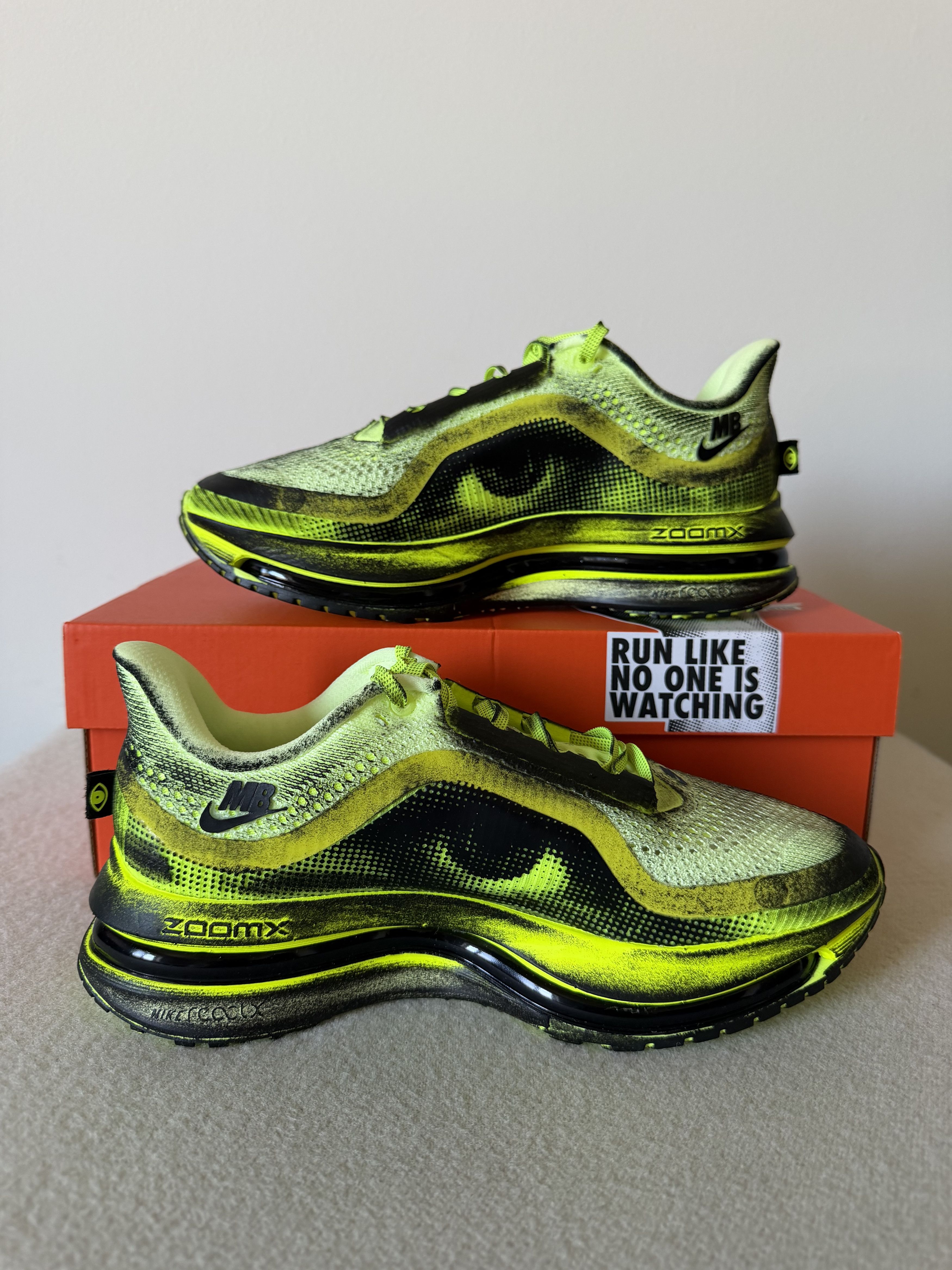 Nike Nike Melitta Baumeister Pegasus Premium in Volt Green Size US 6 / EU 39 - 3 Thumbnail