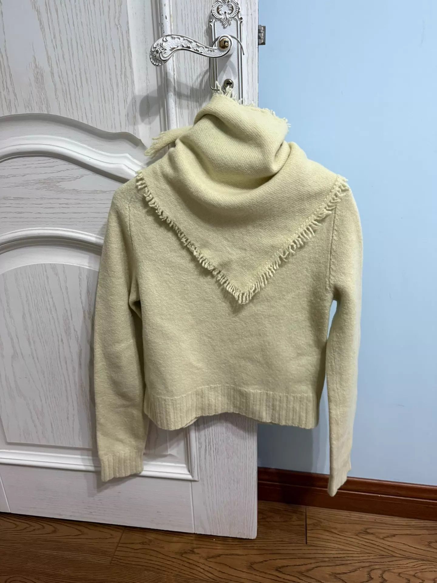 Jil Sander Jil Sander Cream Yellow Short Sweater & Scarf Set 9/10 Size XS / US 0-2 / IT 36-38 - 2 Thumbnail