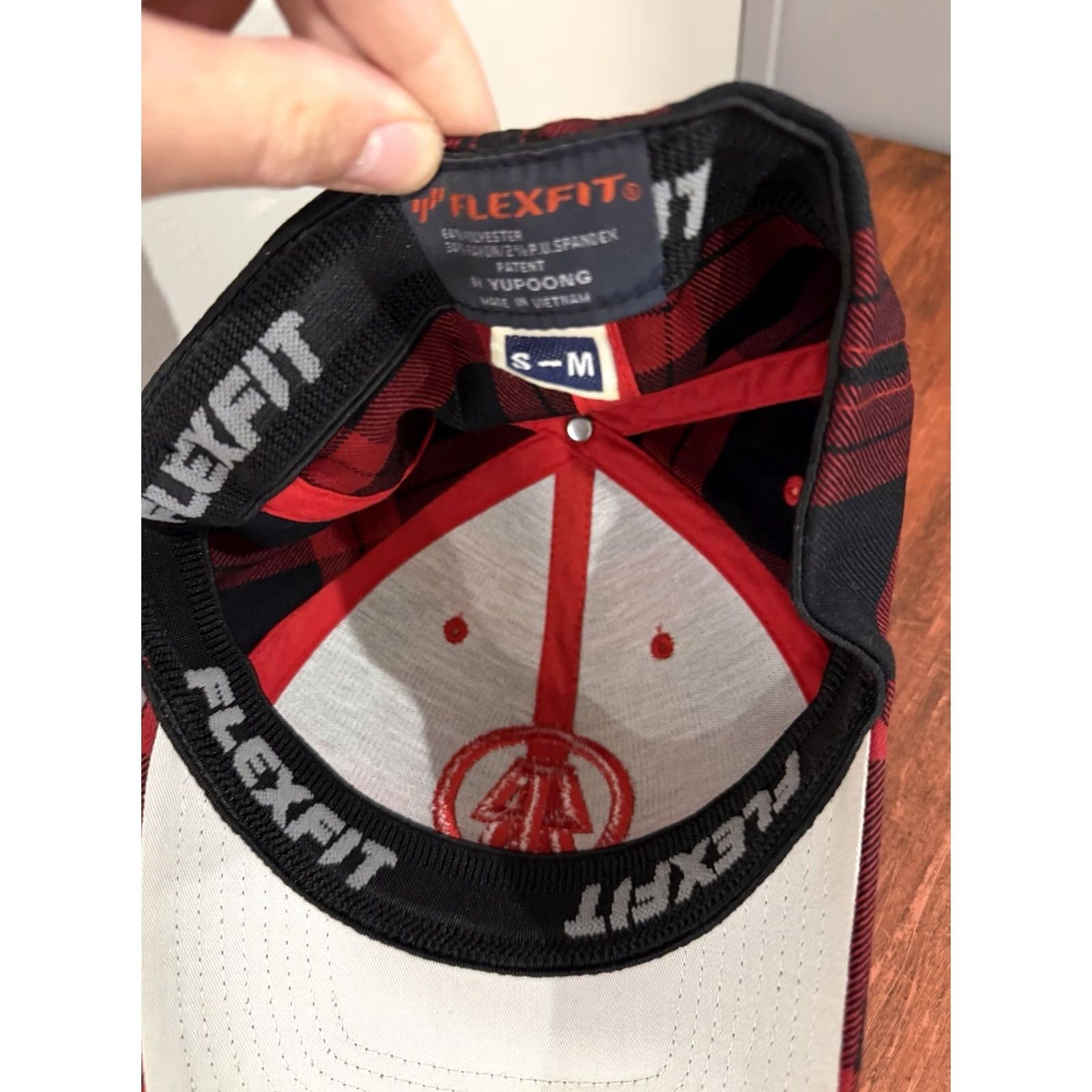 Vintage Yupoong Flexfit Cap Hat S/M Red & Black Tartan Plaid Skateboard Y2K Size ONE SIZE - 4 Thumbnail