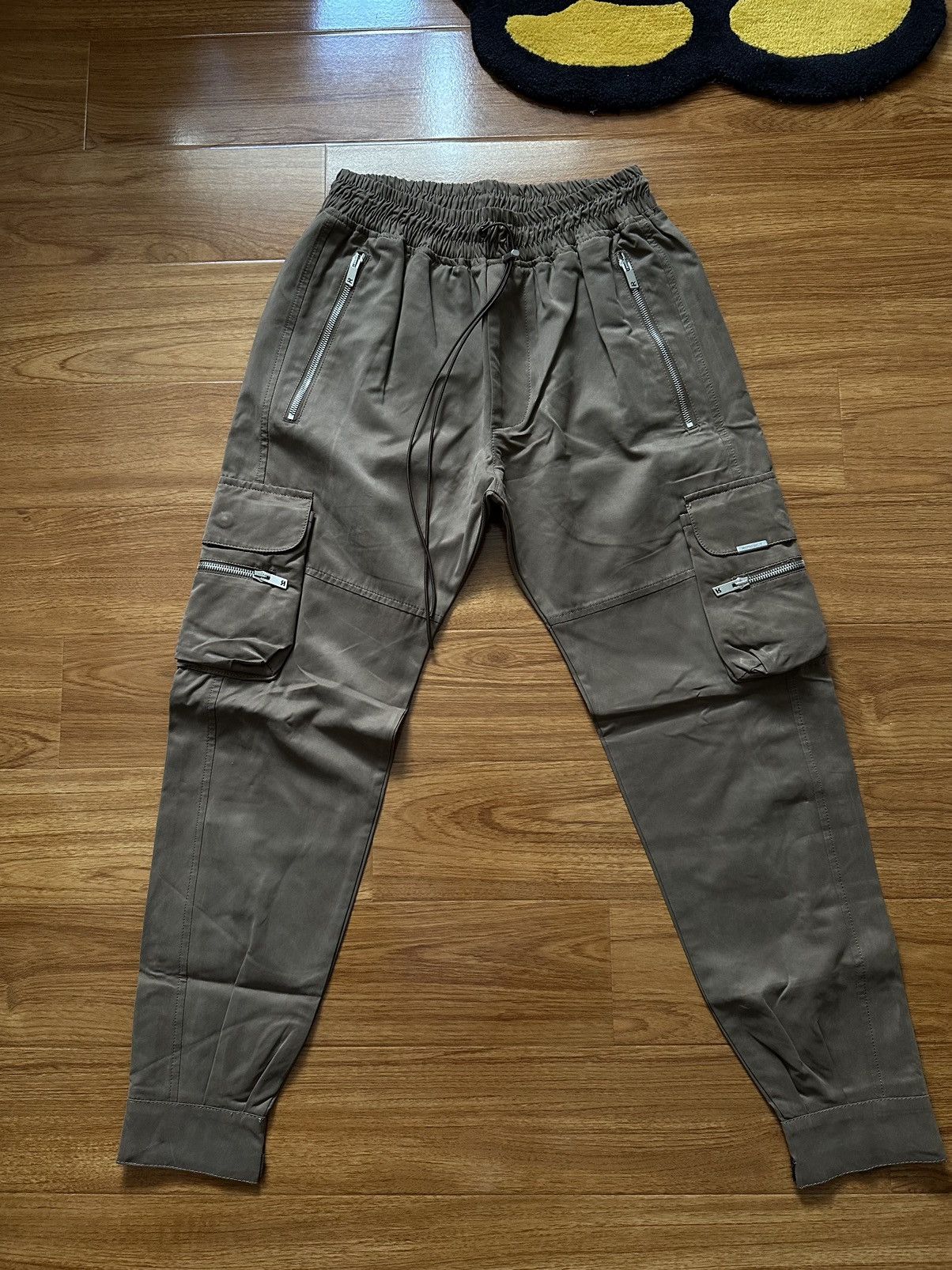 Represent Brown Cargos