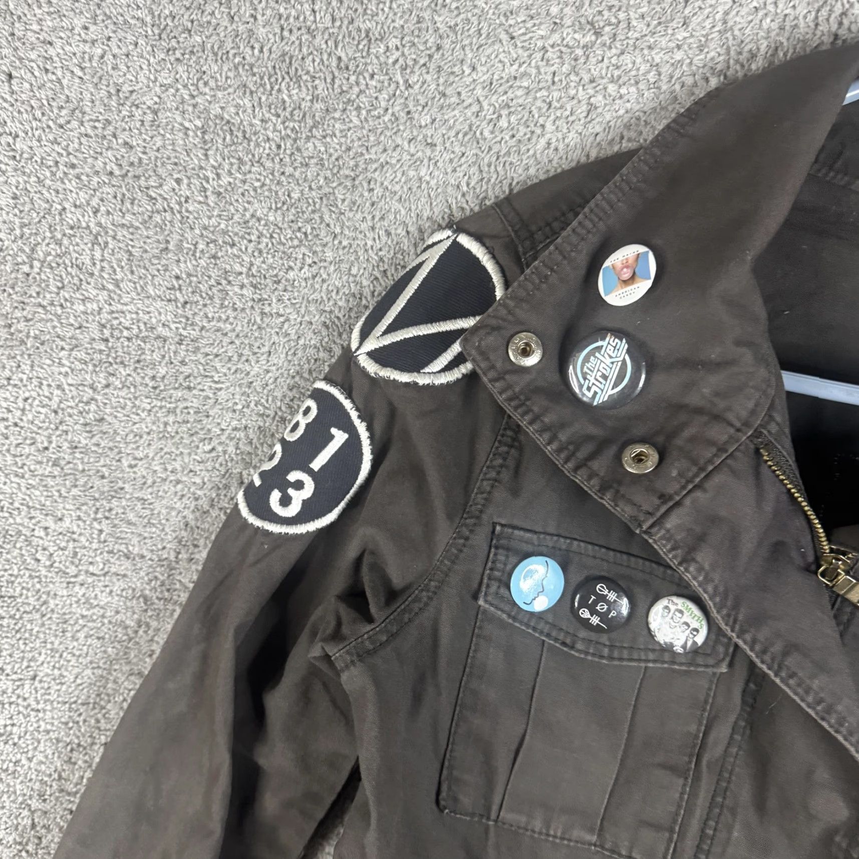 Old Navy Old Navy Jacket Womens Small Black Military Full Zip Band Punk Patches Pins Size S / US 4 / IT 40 - 6 Thumbnail