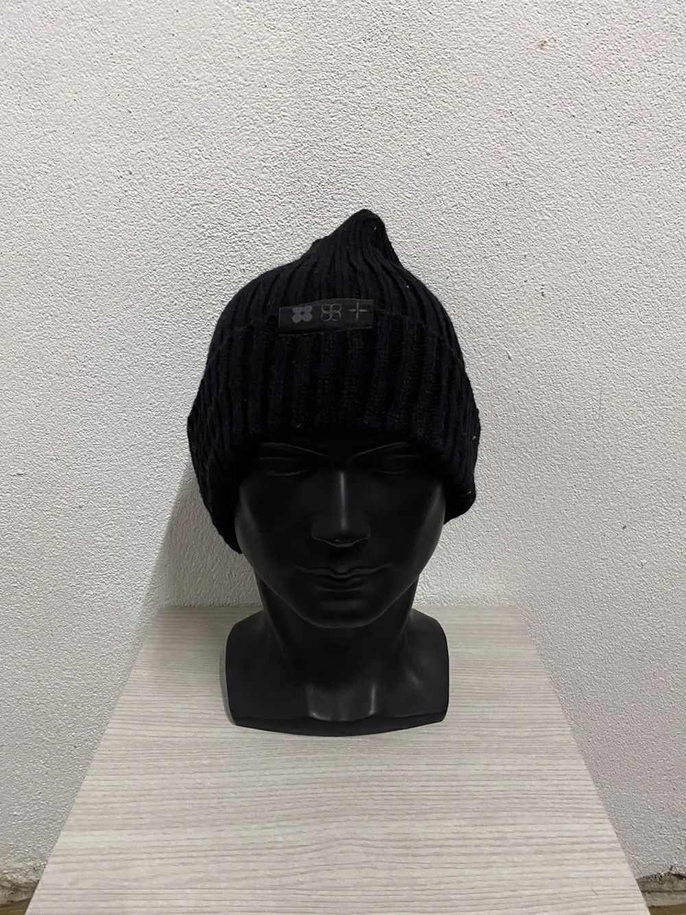 Japanese Brand × Vintage Bts Small Logo Beanie Hat Size ONE SIZE - 2 Thumbnail