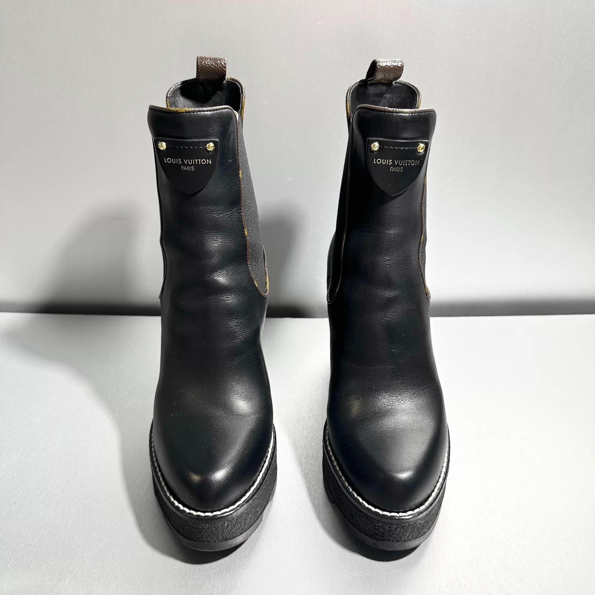 Louis Vuitton Louis Vuitton Monogram Loop Chelsea Boot Wmns EUR 38 Size US 7.5 / IT 37.5 - 2 Thumbnail