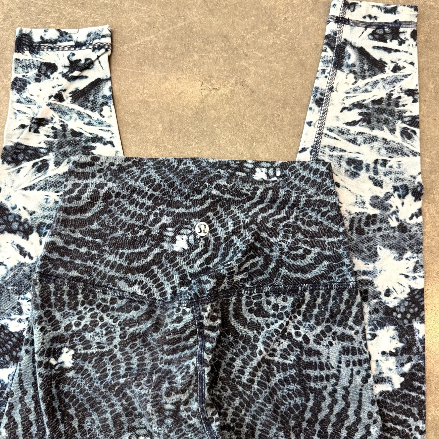 Lululemon VINTAGE Lululemon Align Legging Engineered Indigo Lace Starlight Multi 28" Athleisure 2 Women XS- Regular? Size 26" / US 2 / IT 38 - 4 Thumbnail
