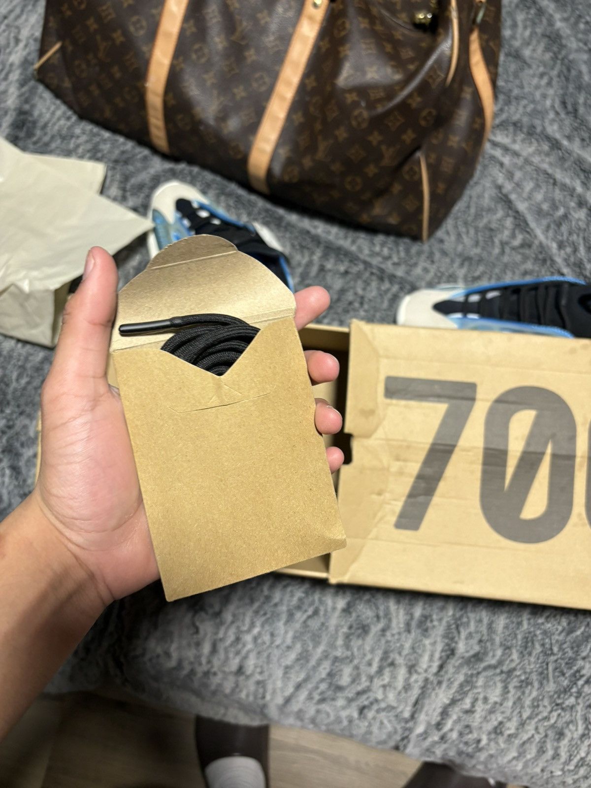 Yeezy Adidas Yeezy 700 V3 “Azareth” Size 8 Size US 8 / EU 41 - 12 Thumbnail