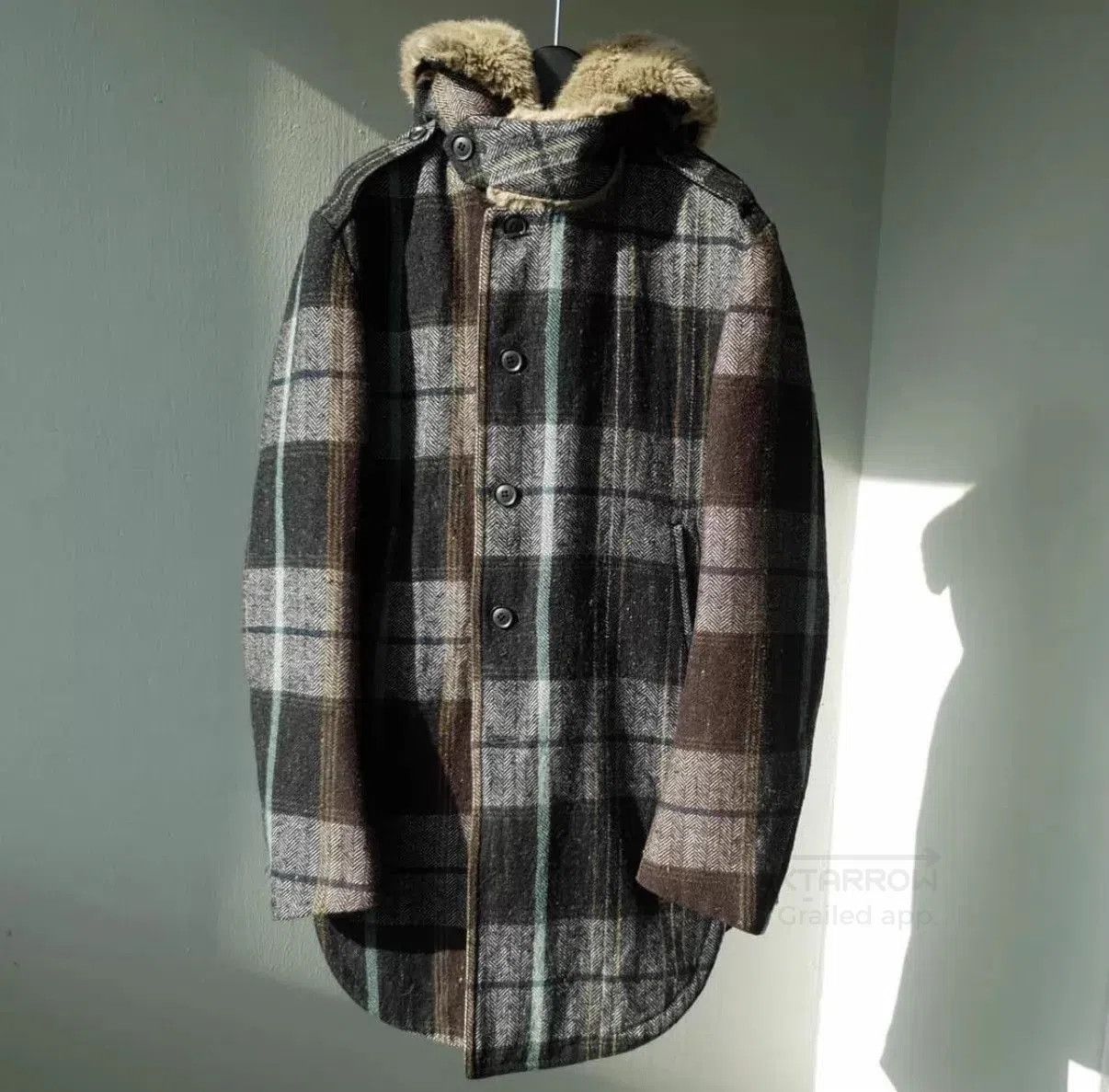 Yohji Yamamoto Plaid Fur-Hooded Heavy Coat Size M. Size US M / EU 48-50 / 2 - 1 Thumbnail