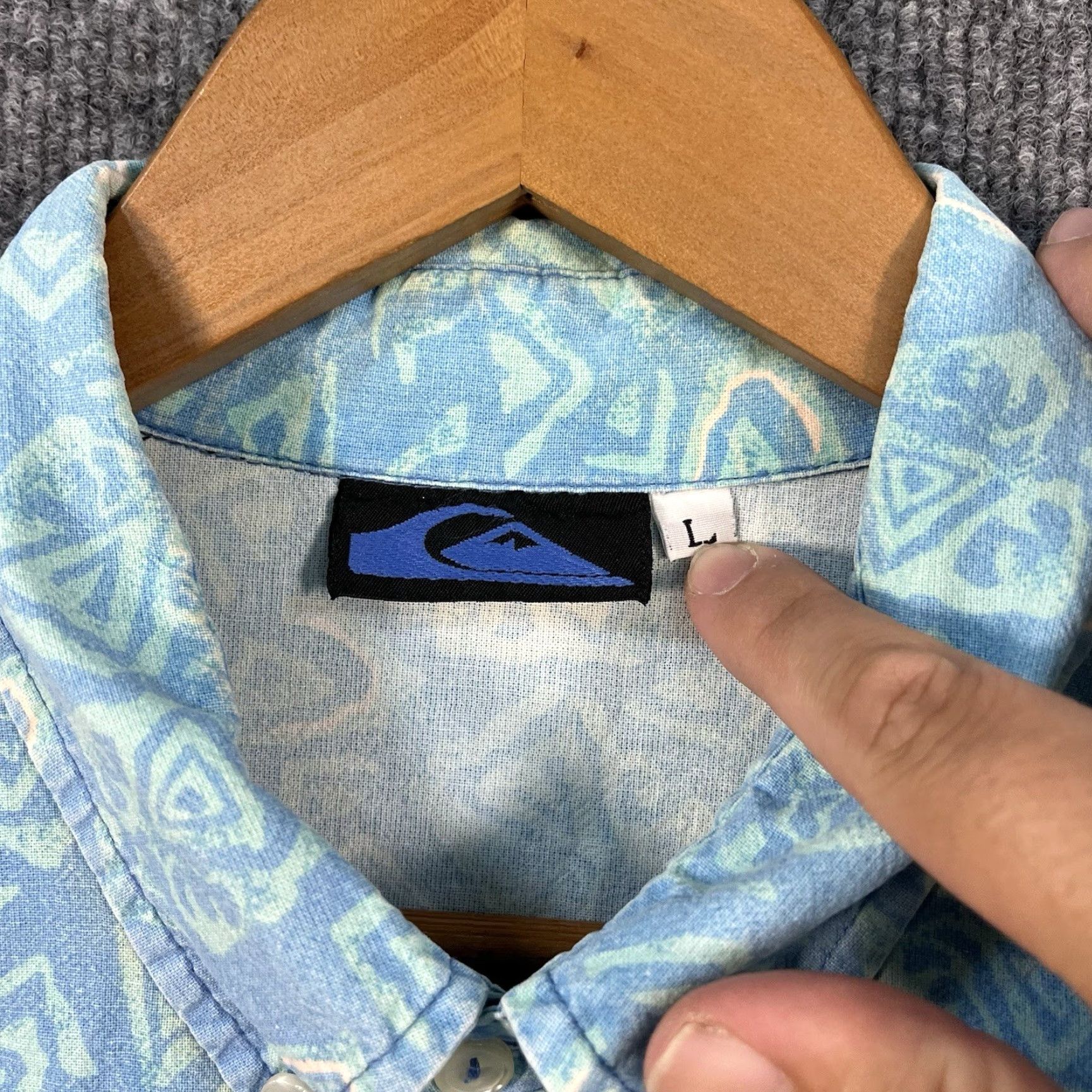 Quiksilver VINTAGE Quiksilver Shirt Surf Short Sleeve Button-Up Neon Blue 90s Large AOP Men L Blue 90s Mens Size US L / EU 52-54 / 3 - 3 Thumbnail