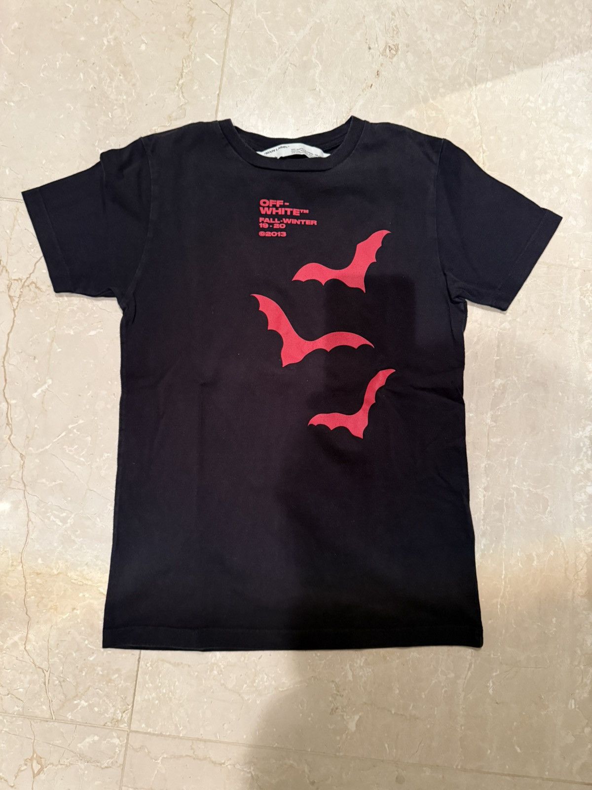Off-White Off-white fall winter 19 - 20 bat Tshirt Size US XXS / EU 40 - 1 Thumbnail