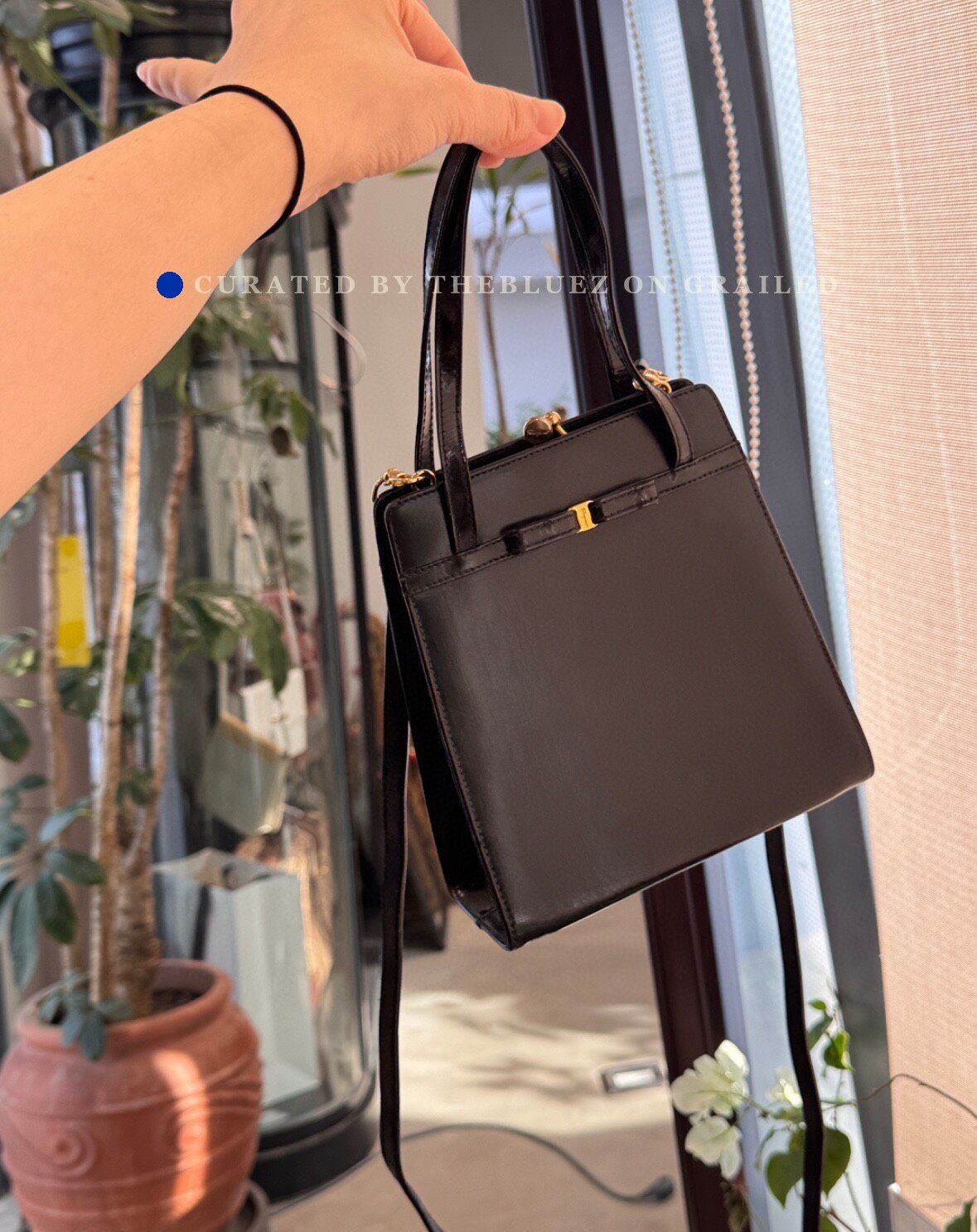 Salvatore Ferragamo Ferragamo Vintage Black Gold Box Bow 2way Bag Size ONE SIZE - 1 Thumbnail