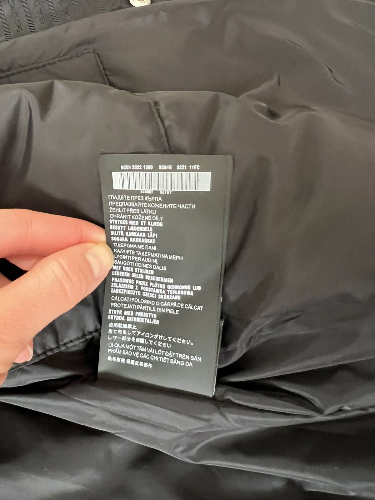 Prada Prada Re-Nylon padded shirt Size US M / EU 48-50 / 2 - 12 Thumbnail