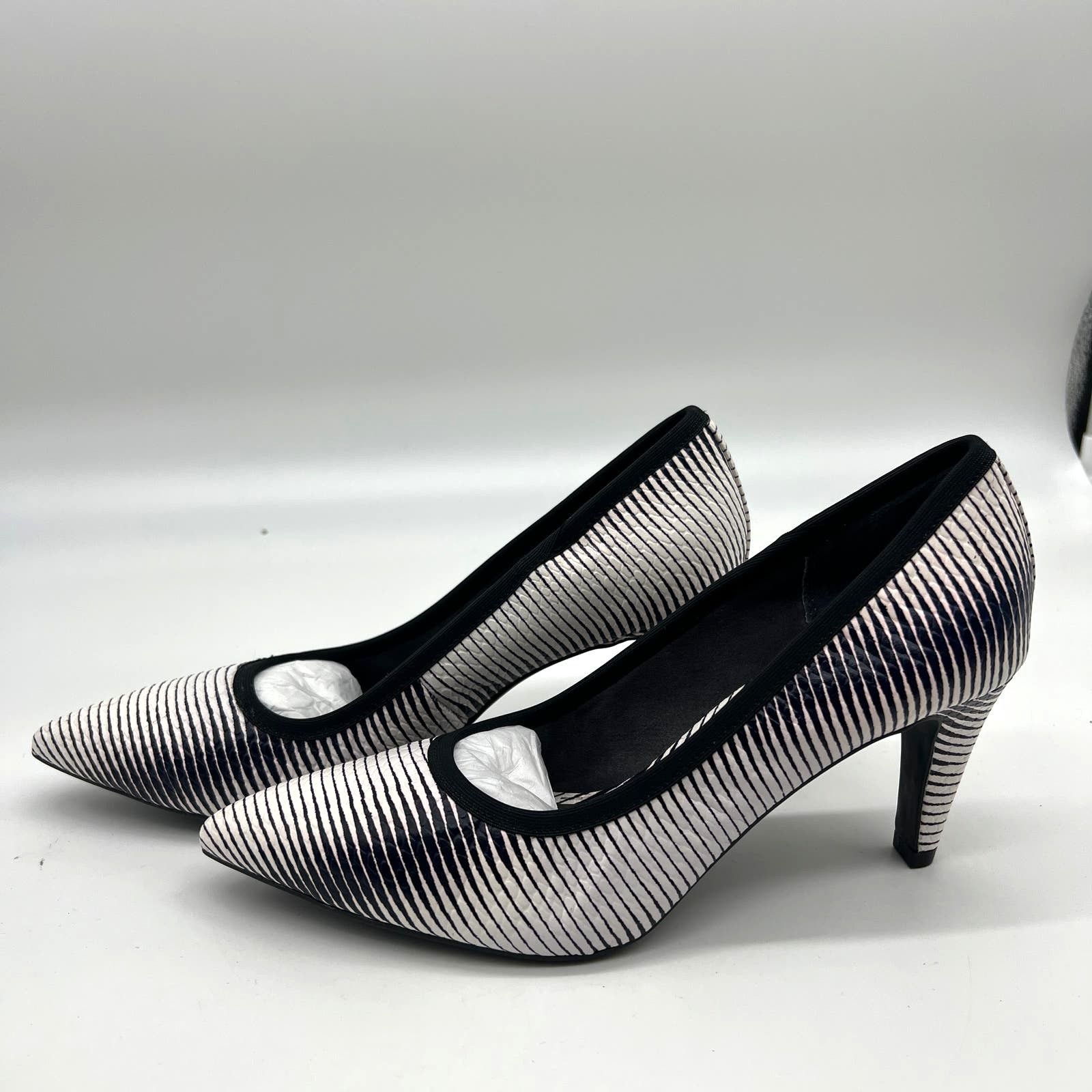 Other Lori Goldstein Collection Novelty Pumps Size 7 M Zebra Size US 7 / IT 37 - 1 Thumbnail