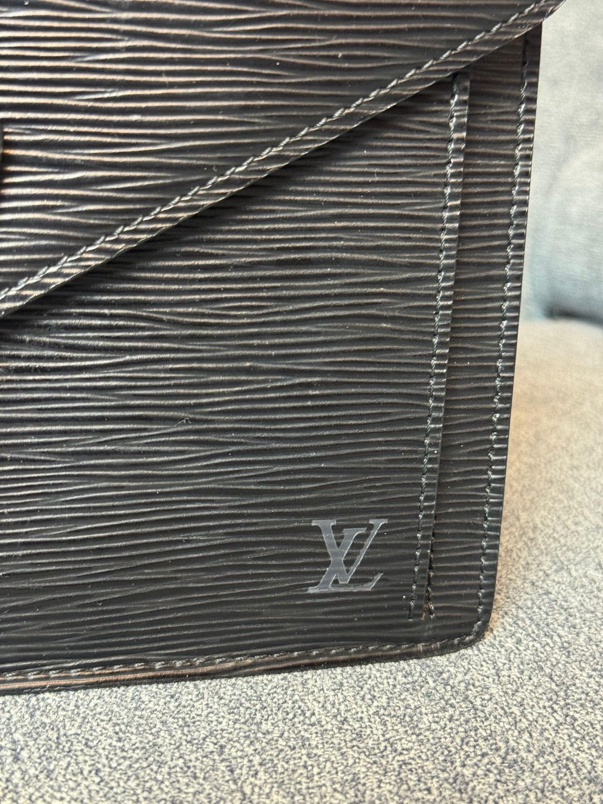 Louis Vuitton LOUIS VUITTON EPI SERIE DRAGONNE CLUTCH BAG Size ONE SIZE - 6 Thumbnail