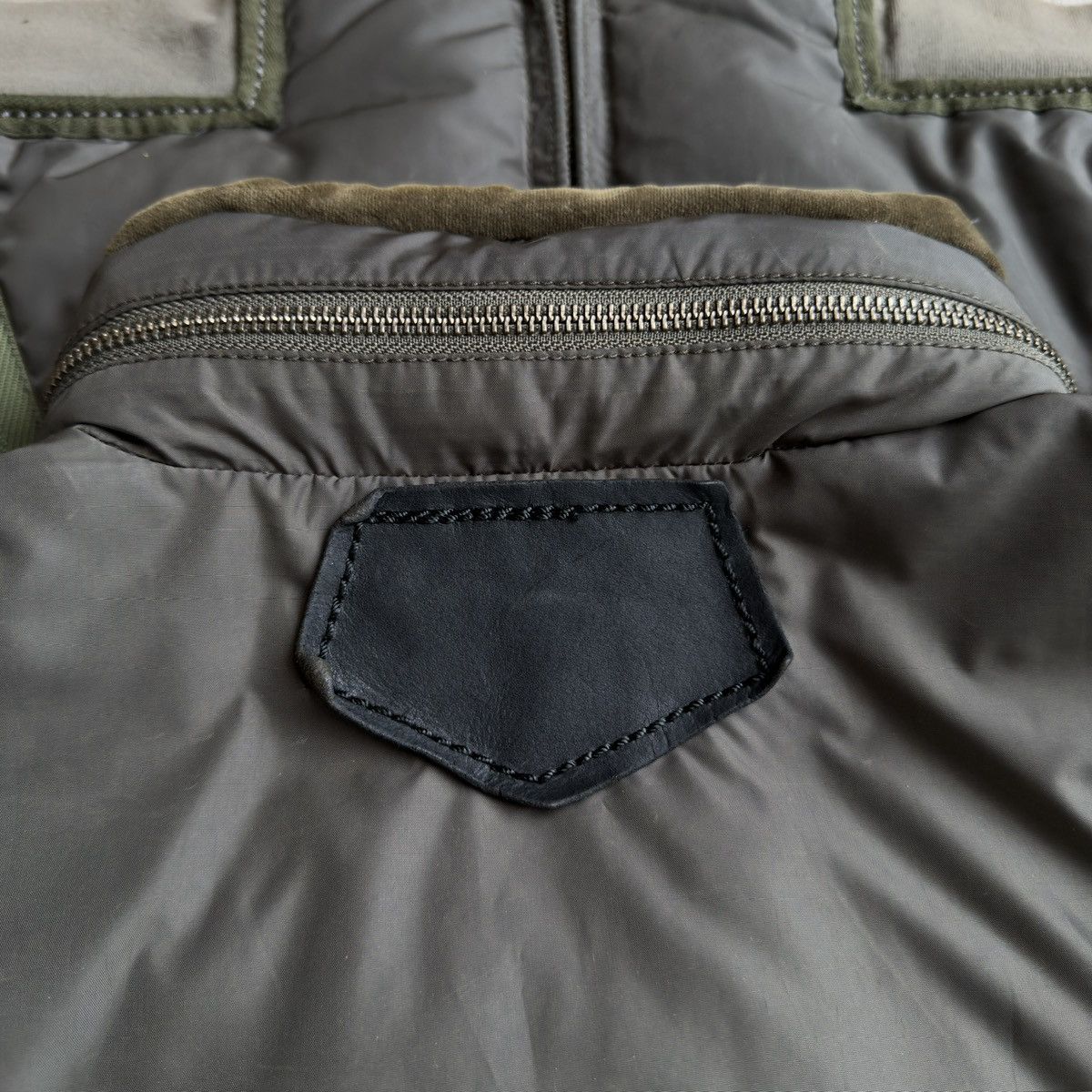 Marithe + Francois Girbaud 2000s Panel Detail Corduroy Collar Puffer Jacket Size US M / EU 48-50 / 2 - 5 Thumbnail