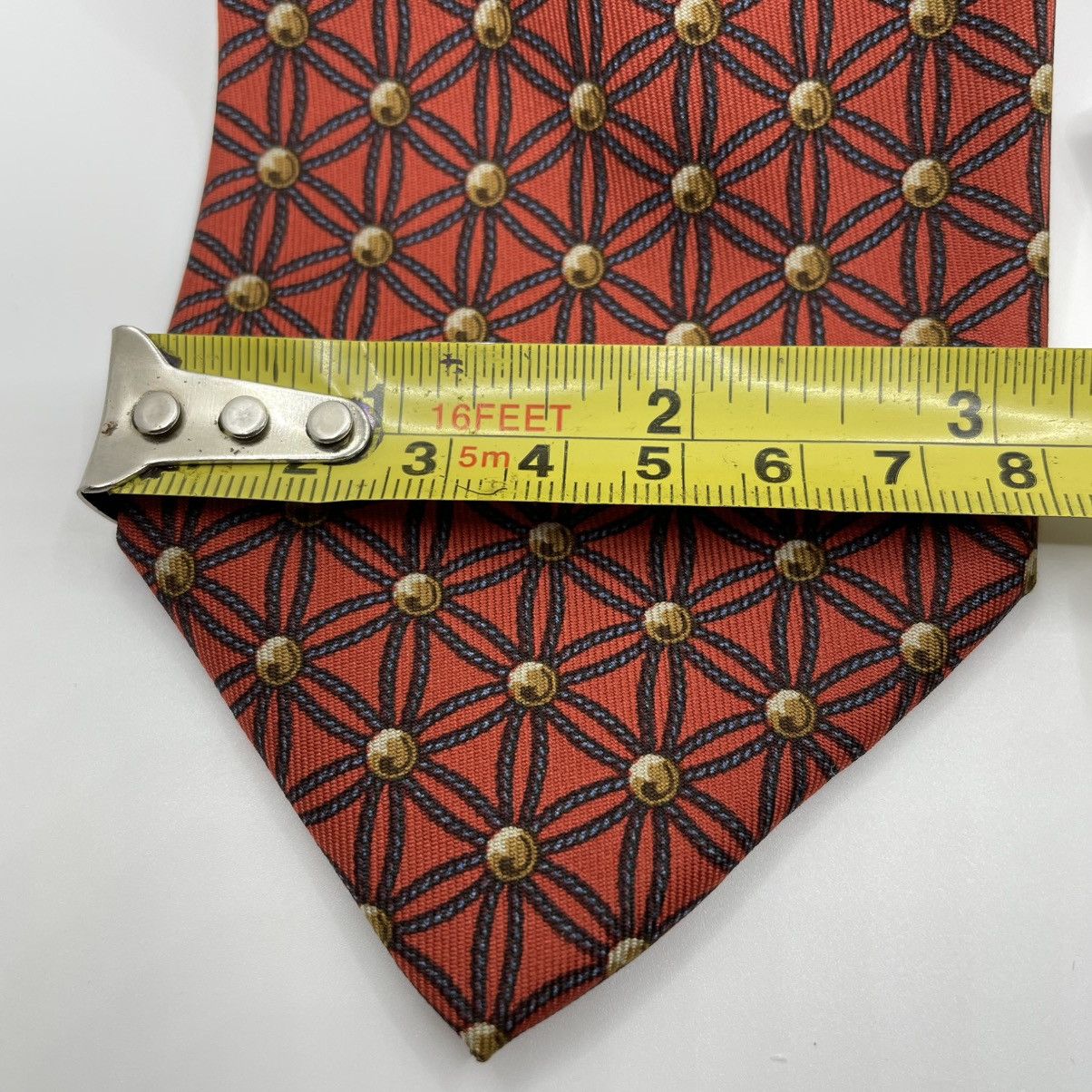 Hermes Hermès Paris 946 IA Silk Tie Red Geometric Chainlink Gold Size ONE SIZE - 4 Thumbnail