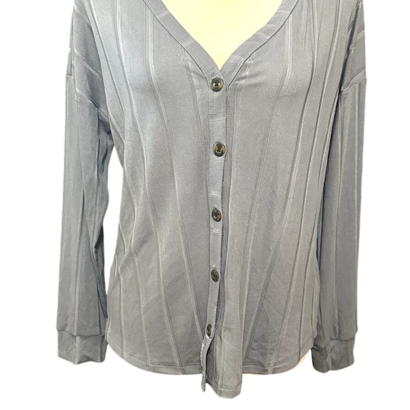 Other Danskin Women's Gray/Blue Light Weight Ribbed Blouse M NWOT Size M / US 6-8 / IT 42-44 - 3 Thumbnail