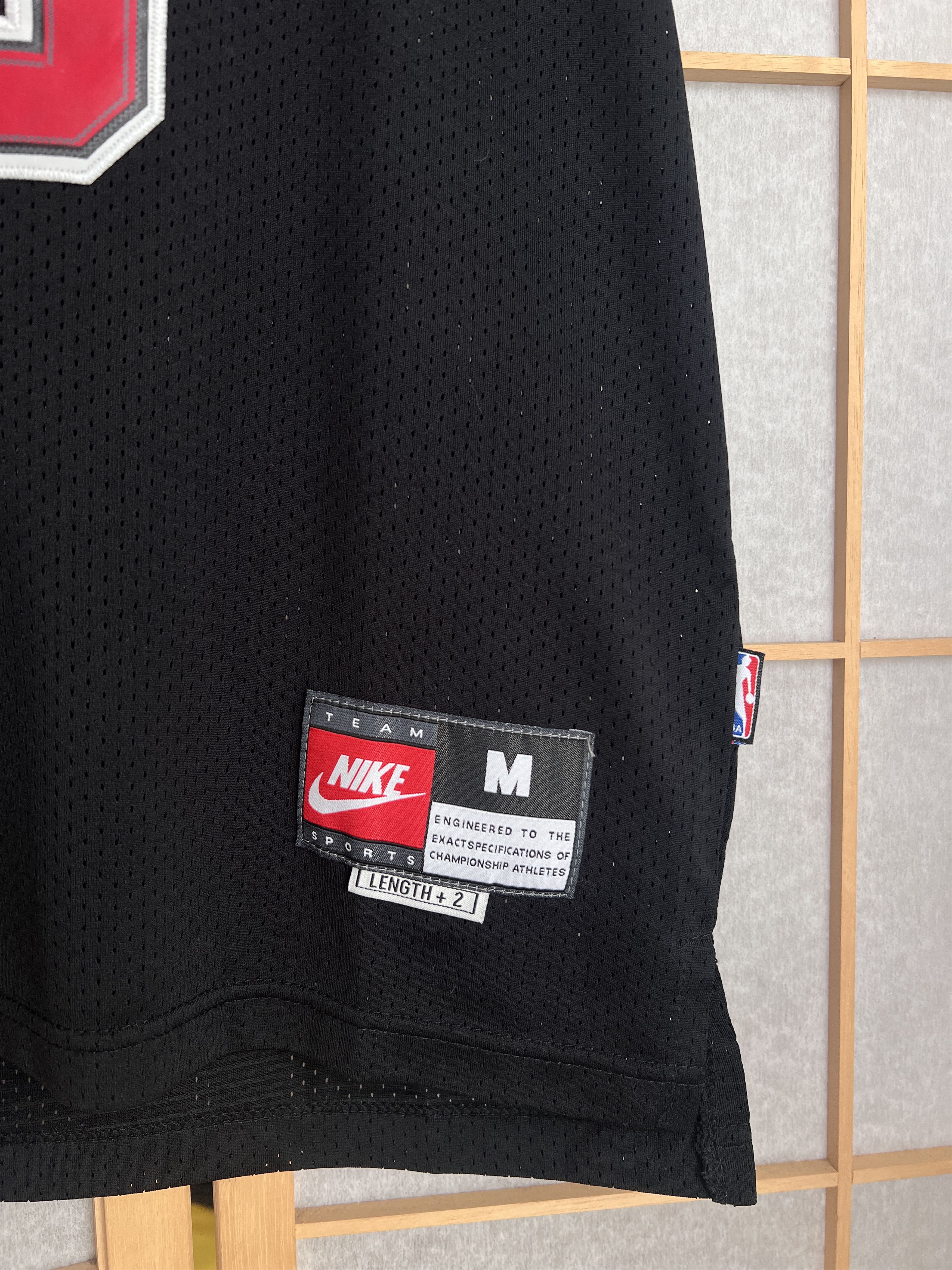 Nike Rare Nike Chicago Bulls #23 Jordan vintage 1990s mesh jersey Size US M / EU 48-50 / 2 - 10 Thumbnail