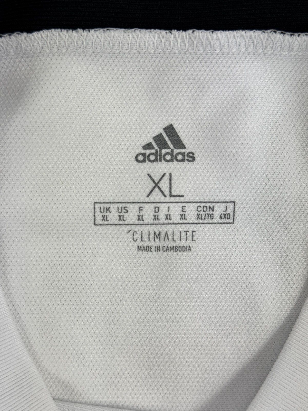 Adidas JUVENTUS FOOTBALL T-SHIRT Size US XL / EU 56 / 4 - 3 Thumbnail