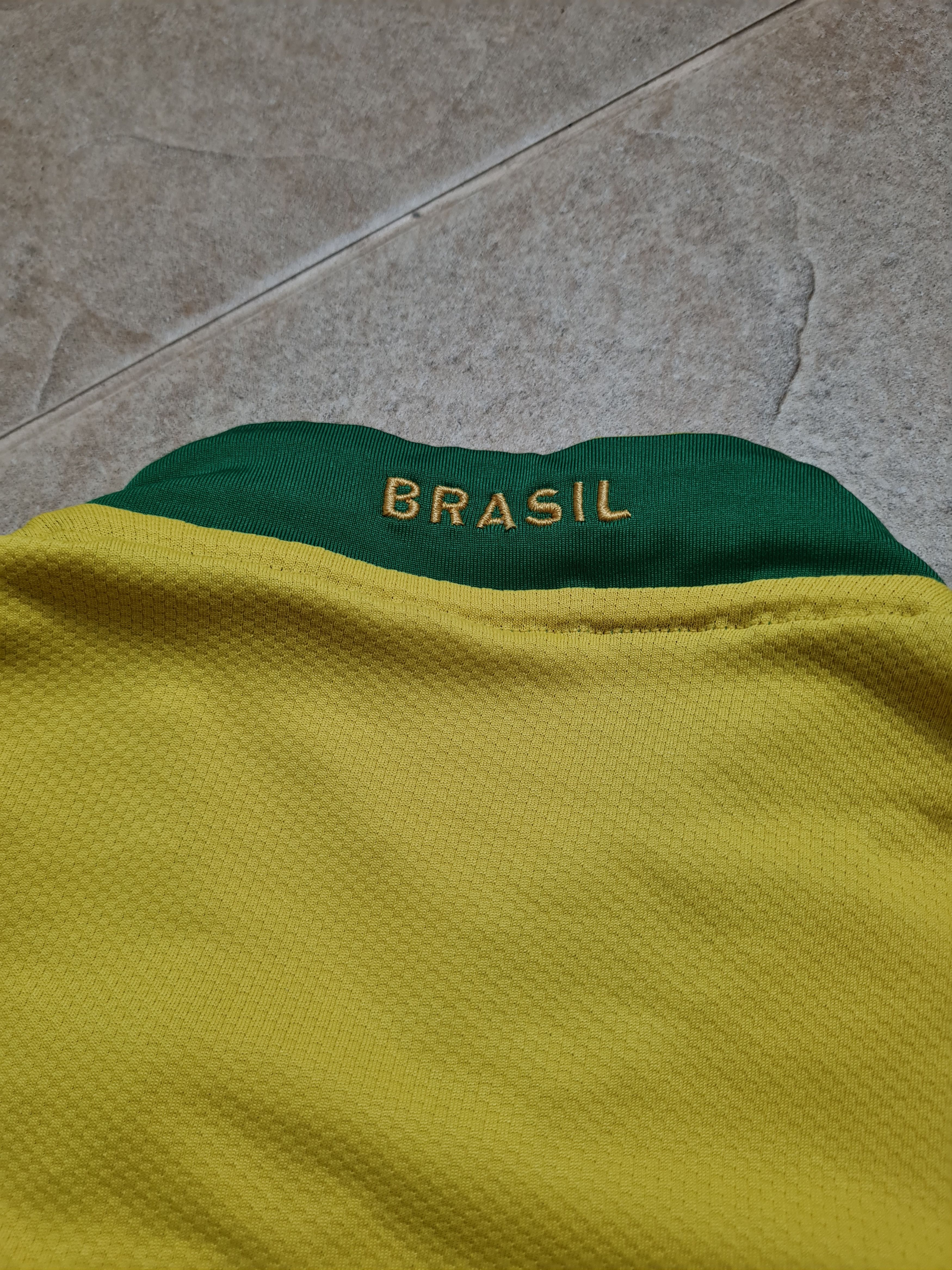 Nike Rare Soccer shirt Nike Brazil 2006-2008 Football Jersey Size US S / EU 44-46 / 1 - 13 Thumbnail