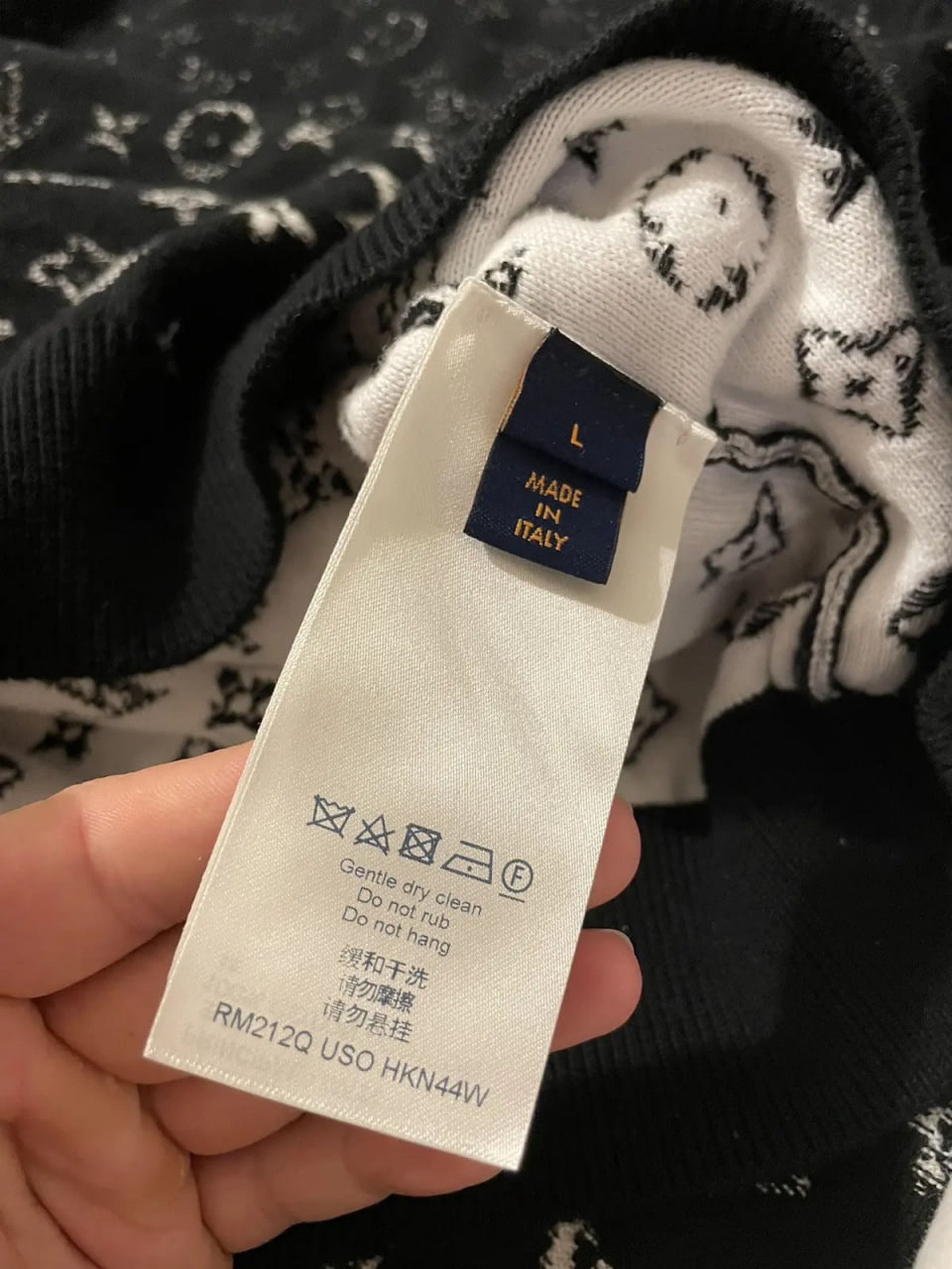 Louis Vuitton Louis Vuitton Black/White Gradient Monogram Sweater Size US L / EU 52-54 / 3 - 9 Thumbnail