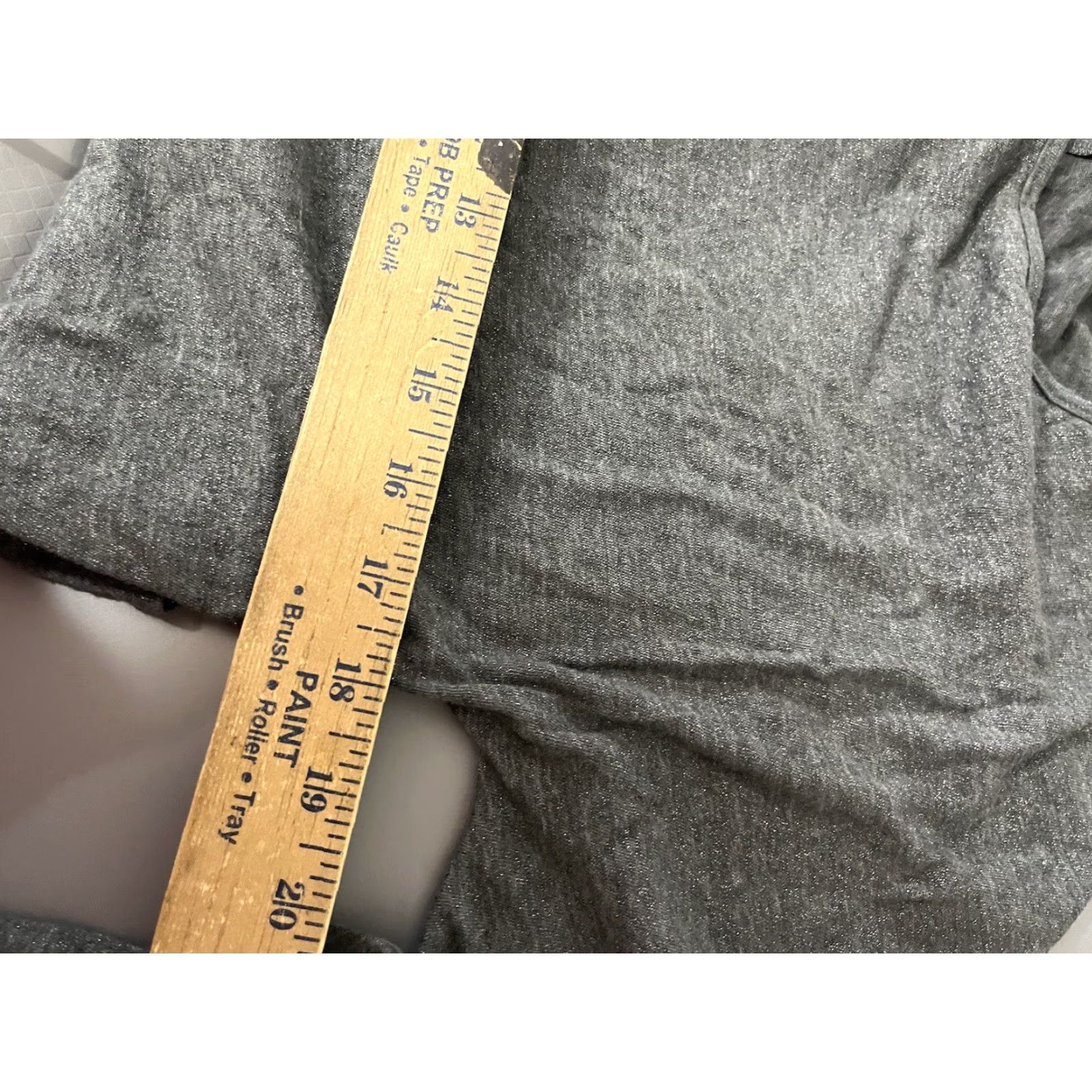 Gap Womens Gap Round Neck Gray Long Sleeve T-Shirt XS Solid Shirt Womens Gap Cotton Blend T-Shirt Regular Size XS Gray Womens Mens? Size XS / US 0-2 / IT 36-38 - 5 Thumbnail