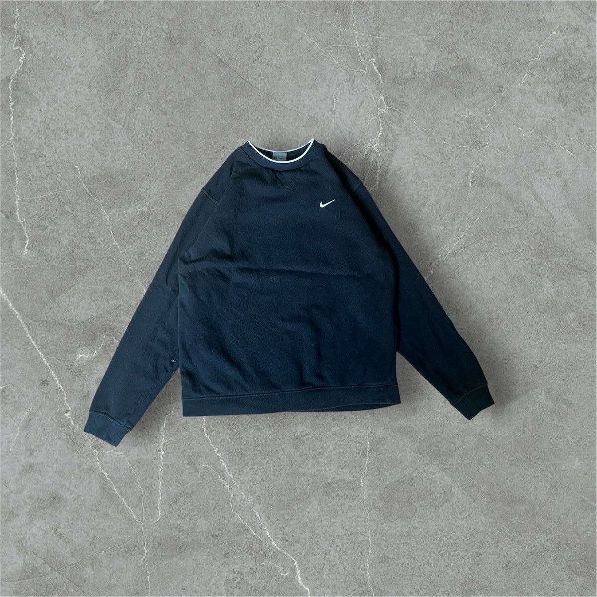Nike Vintage Nike Sweatshirt Crewneck Y2K small swoosh boxy Size US S / EU 44-46 / 1 - 1 Thumbnail