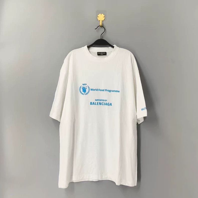 Balenciaga Balenciaga White WFP Collaboration Short Sleeve Size US S / EU 44-46 / 1 - 1 Thumbnail