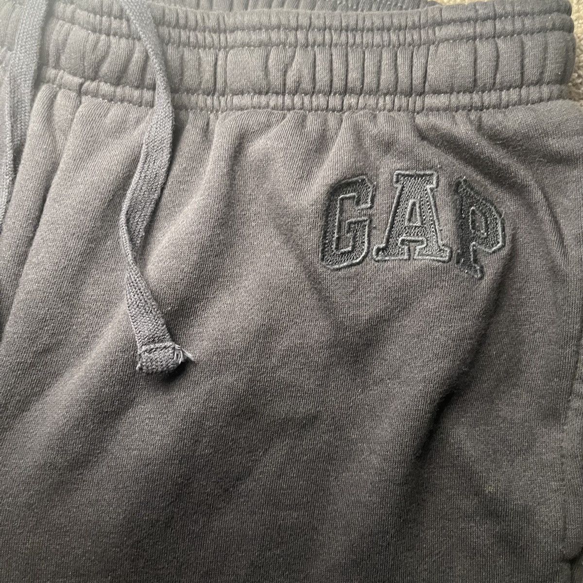 Other All black gap sweatpants Size S Size US 30 / EU 46 - 3 Thumbnail