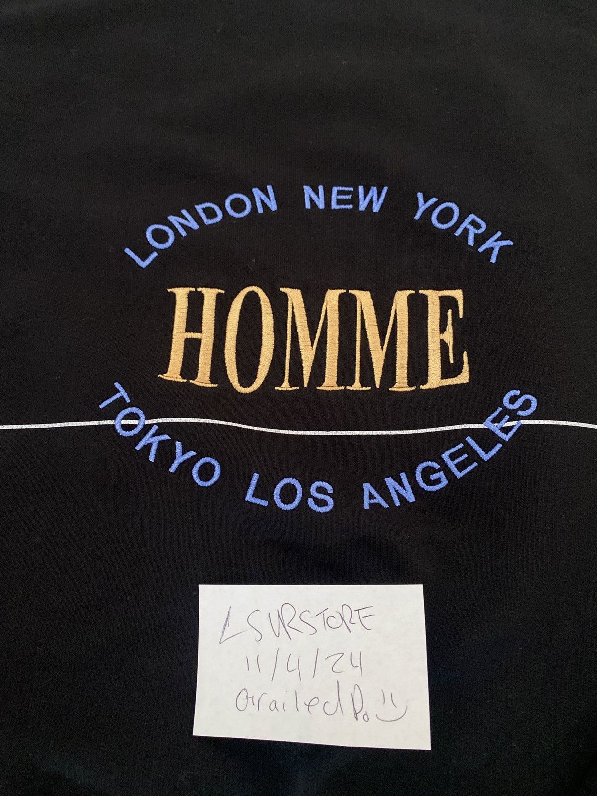 Balenciaga Balenciaga FW17 Homme Crewneck Sweatshirt OG Medium Size US M / EU 48-50 / 2 - 3 Thumbnail
